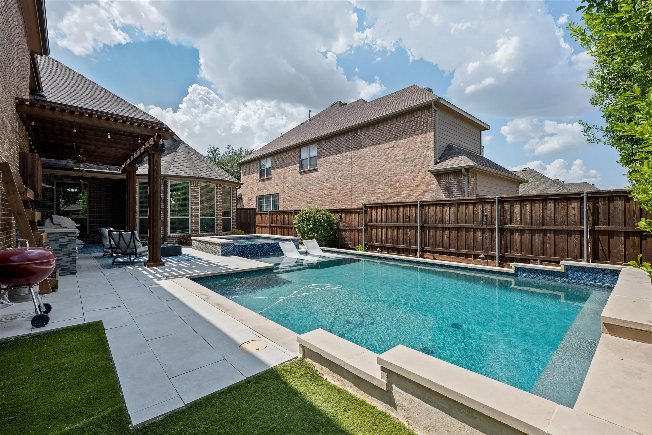 Single Family Residence For Sale in Collin County , 2346 Boxwood Drive, Allen, Texas 75013, 5 Bedroom, 4 Bathroom, 3 Garage spaces, 4,647 Sqft, built in 2008, mls#21359343, Real Estate Agent in Allen, Homes For Sale in Collin county, Homes For Sale in Allen, Realtor in Allen Texas, Real Estate Brokerage Independent Realty Texas, Luminita Cordes Realtor