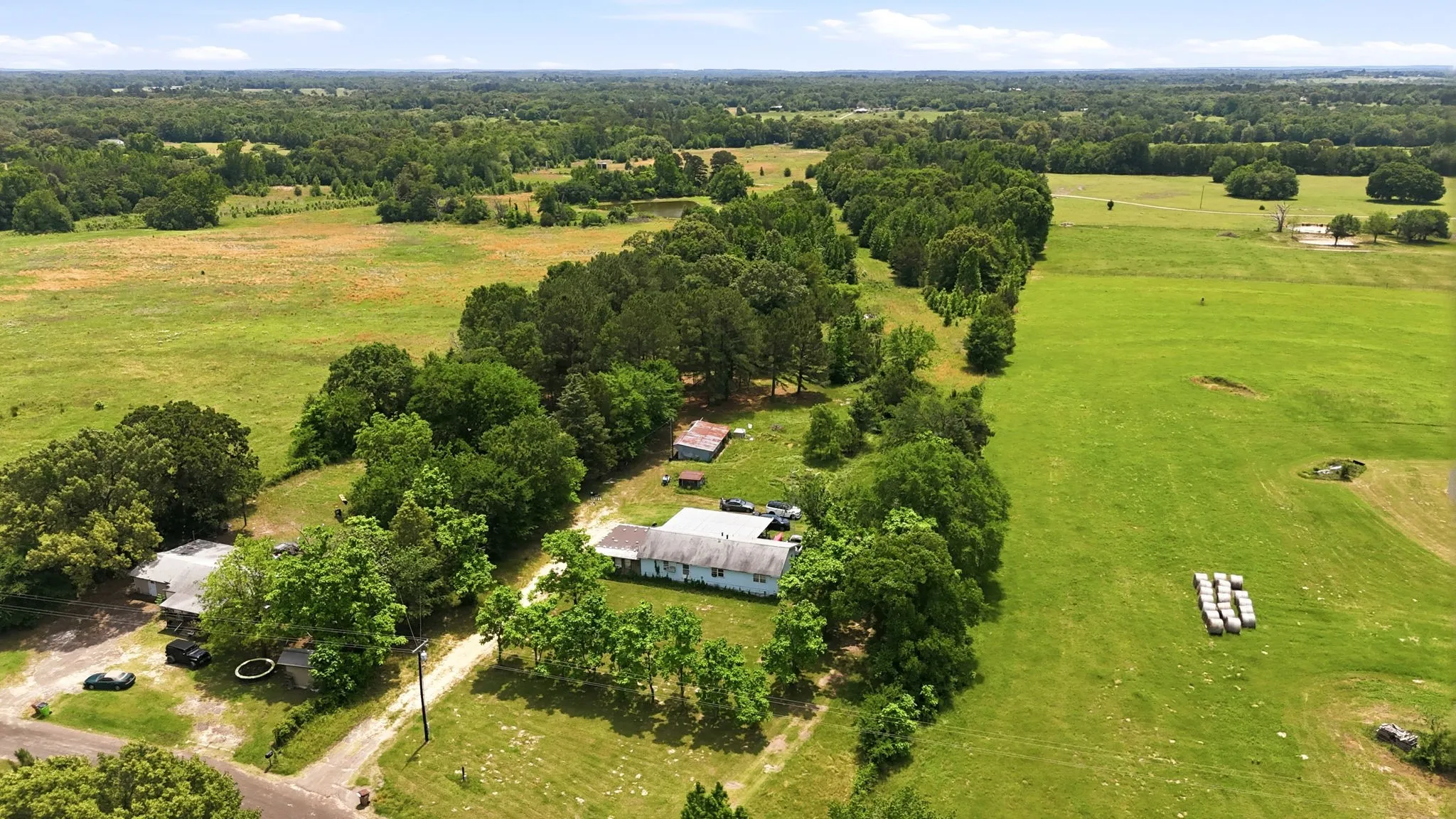 Single Family Residence For Sale in Wood County , 368 County Road 4960, Quitman, Texas 75783, 3 Bedroom, 1 Bathroom, Garage spaces, 2,006 Sqft, built in 1985, mls#21359907, Real Estate Agent in Quitman, Homes For Sale in Wood county, Homes For Sale in Quitman, Realtor in Quitman Texas, Real Estate Brokerage Independent Realty Texas, Luminita Cordes Realtor