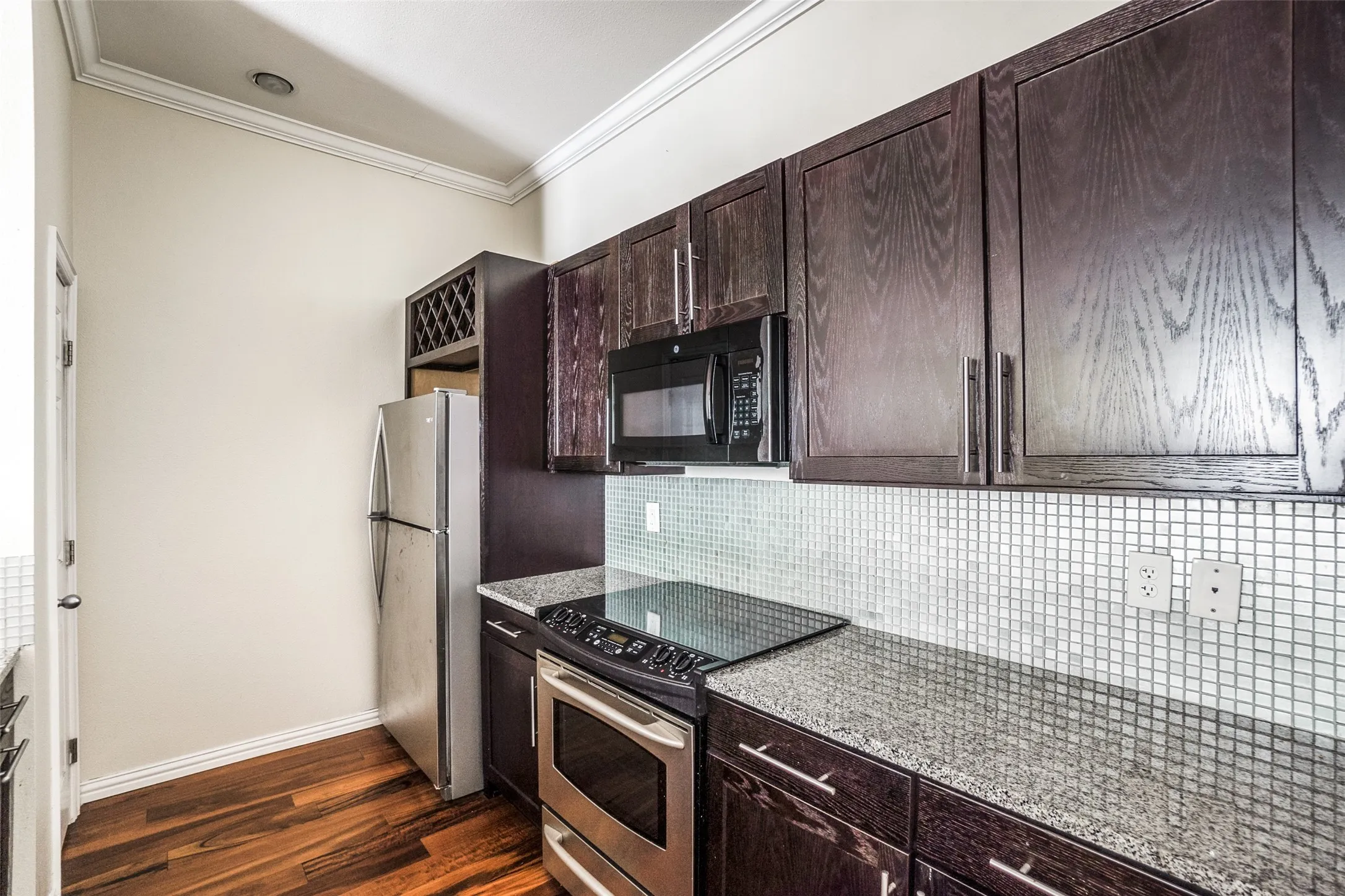 Condominium For Sale in Dallas County , 2305 Worthington Street 135, Dallas, Texas 75204, 1 Bedroom, 1 Bathroom, 1 Garage spaces, 852 Sqft, built in 1999, mls#21359813, Real Estate Agent in Dallas, Homes For Sale in Dallas county, Homes For Sale in Dallas, Realtor in Dallas Texas, Real Estate Brokerage Independent Realty Texas, Luminita Cordes Realtor