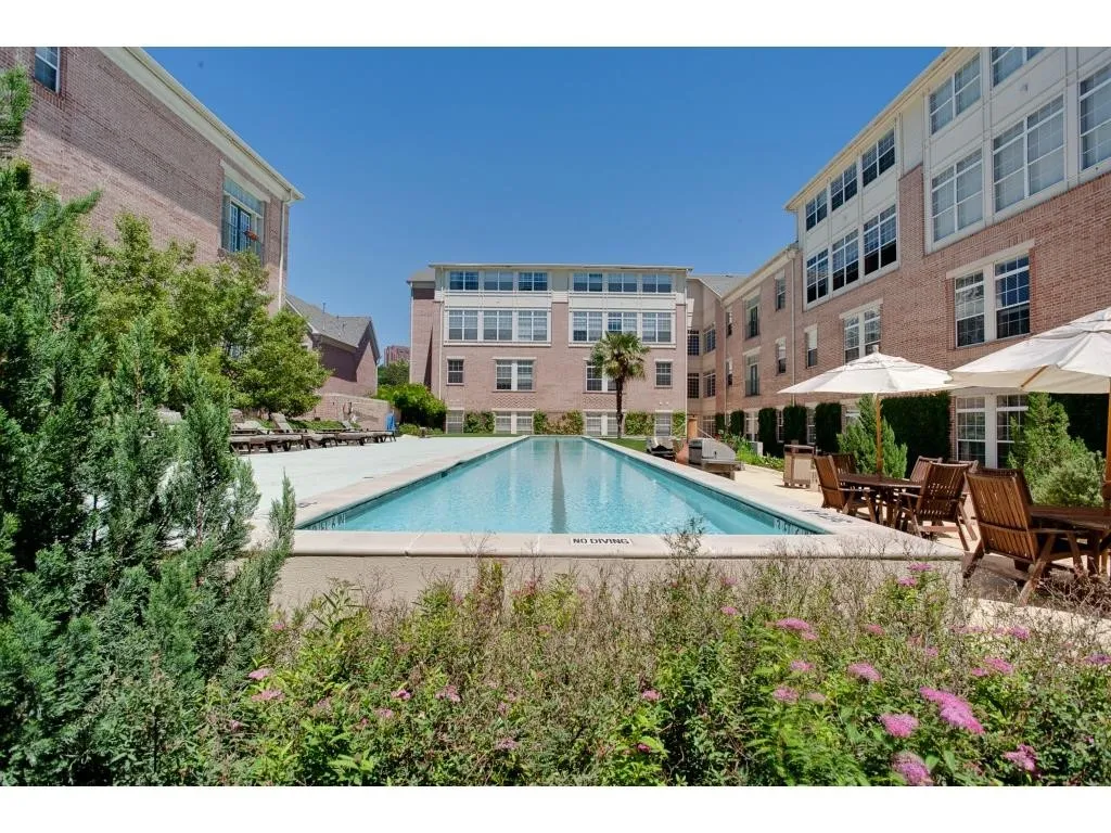 Condominium For Sale in Dallas County , 2305 Worthington Street 135, Dallas, Texas 75204, 1 Bedroom, 1 Bathroom, 1 Garage spaces, 852 Sqft, built in 1999, mls#21359813, Real Estate Agent in Dallas, Homes For Sale in Dallas county, Homes For Sale in Dallas, Realtor in Dallas Texas, Real Estate Brokerage Independent Realty Texas, Luminita Cordes Realtor