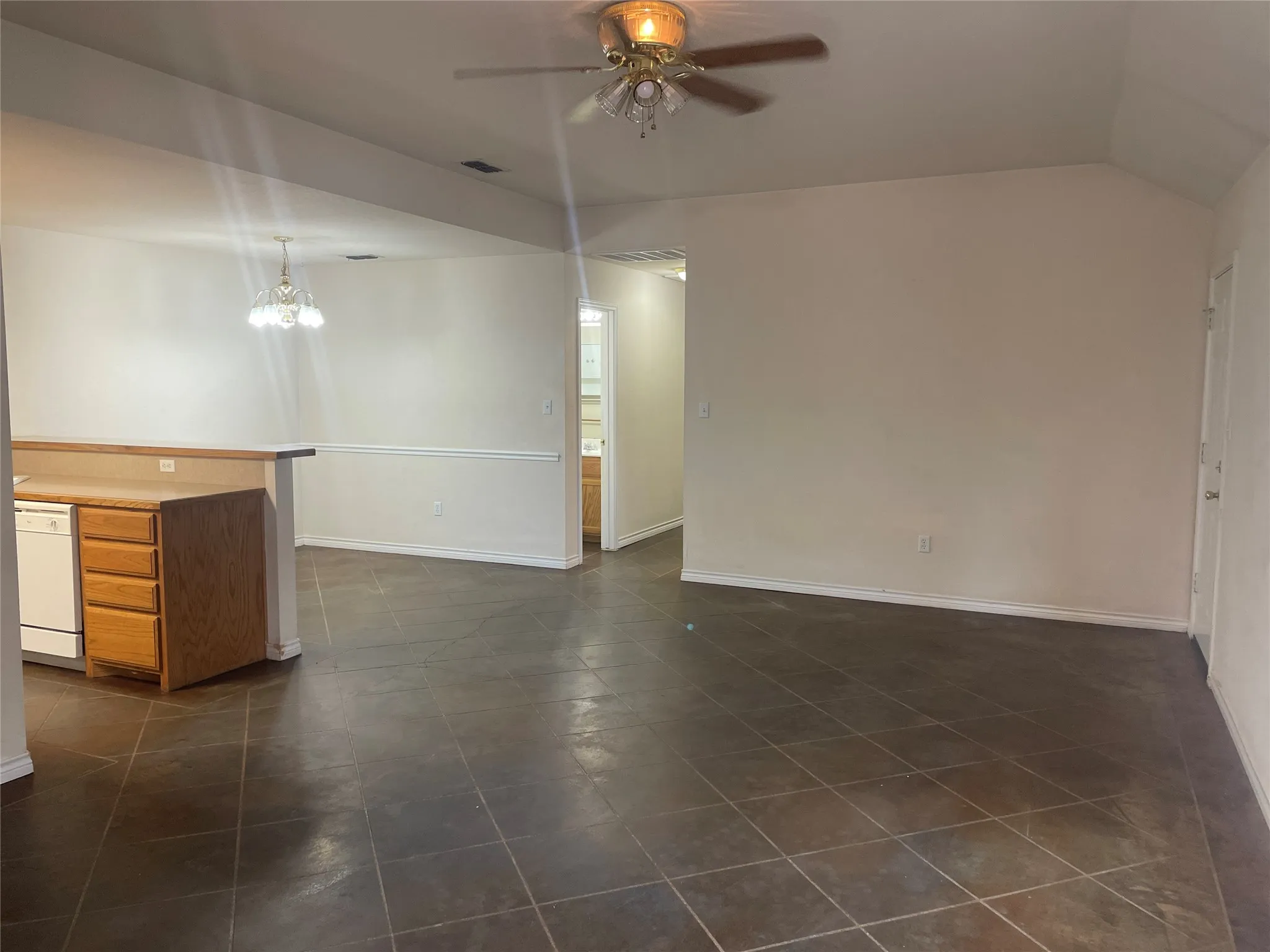 Single Family Residence For Rent in Taylor County , 2449 Patriot Commons Road, Abilene, Texas 79601, 3 Bedroom, 2 Bathroom, 2 Garage spaces, 1,342 Sqft, built in 2003, mls#21359913, Real Estate Agent in Abilene, Homes For Rent in Taylor county, Homes For Rent in Abilene, Realtor in Abilene Texas, Real Estate Brokerage Independent Realty Texas, Luminita Cordes Realtor
