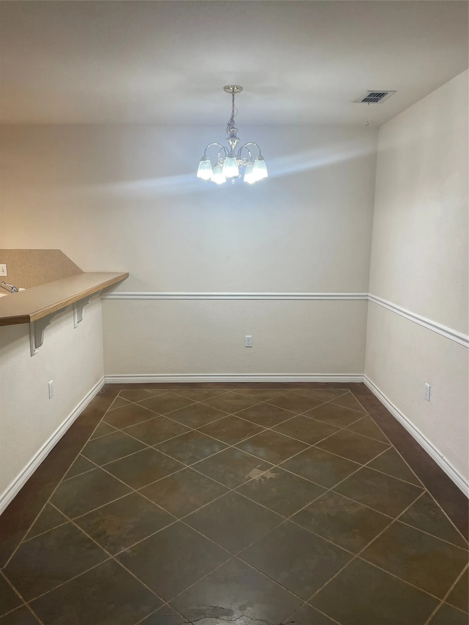 Single Family Residence For Rent in Taylor County , 2449 Patriot Commons Road, Abilene, Texas 79601, 3 Bedroom, 2 Bathroom, 2 Garage spaces, 1,342 Sqft, built in 2003, mls#21359913, Real Estate Agent in Abilene, Homes For Rent in Taylor county, Homes For Rent in Abilene, Realtor in Abilene Texas, Real Estate Brokerage Independent Realty Texas, Luminita Cordes Realtor