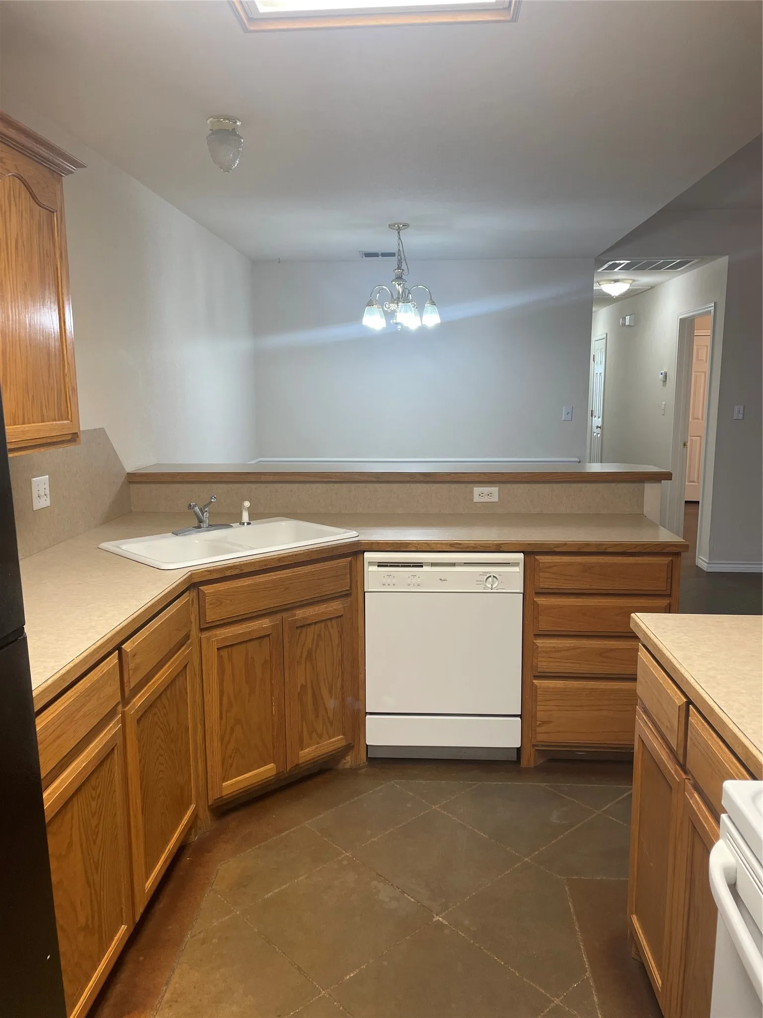 Single Family Residence For Rent in Taylor County , 2449 Patriot Commons Road, Abilene, Texas 79601, 3 Bedroom, 2 Bathroom, 2 Garage spaces, 1,342 Sqft, built in 2003, mls#21359913, Real Estate Agent in Abilene, Homes For Rent in Taylor county, Homes For Rent in Abilene, Realtor in Abilene Texas, Real Estate Brokerage Independent Realty Texas, Luminita Cordes Realtor