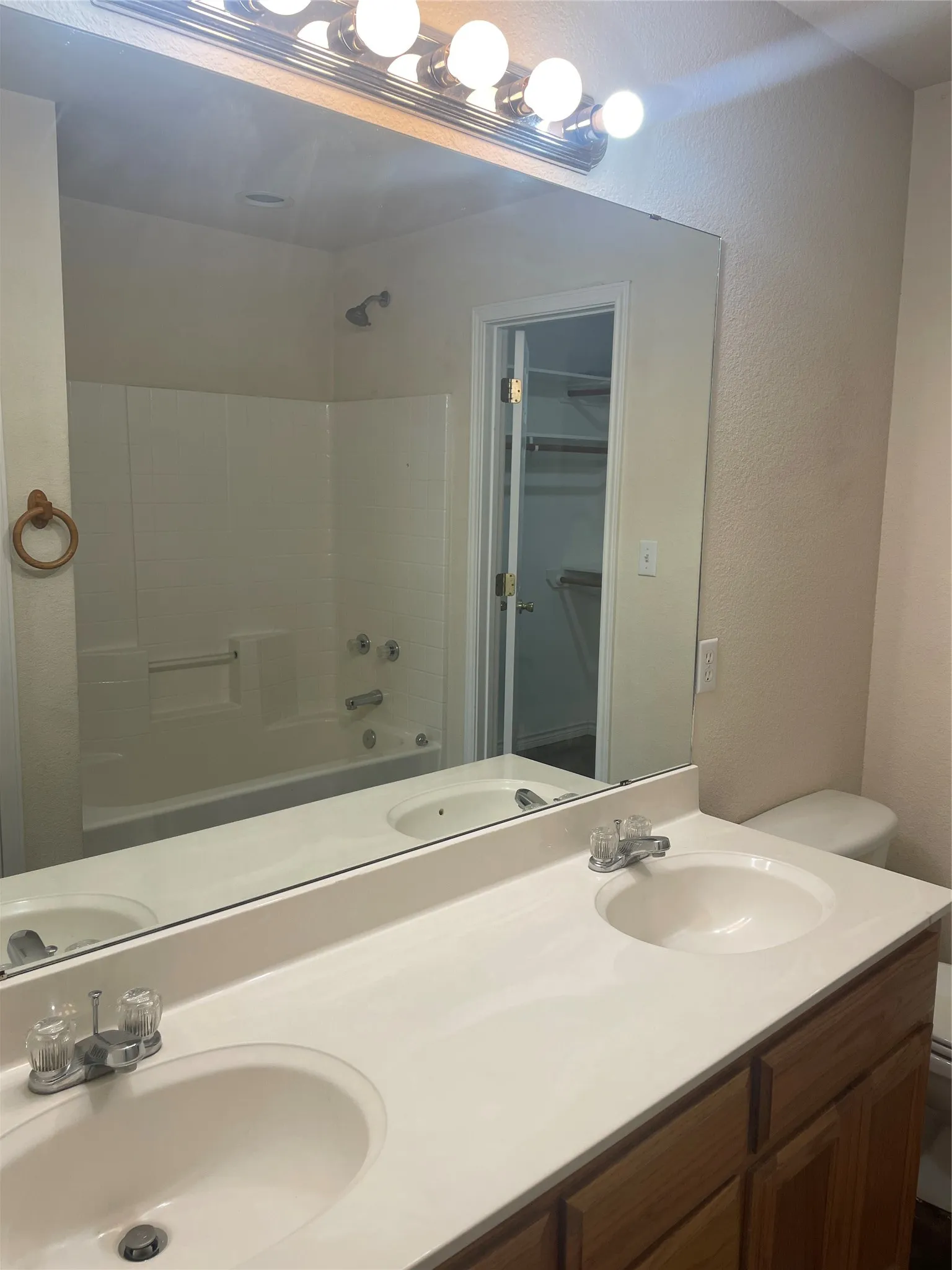 Single Family Residence For Rent in Taylor County , 2449 Patriot Commons Road, Abilene, Texas 79601, 3 Bedroom, 2 Bathroom, 2 Garage spaces, 1,342 Sqft, built in 2003, mls#21359913, Real Estate Agent in Abilene, Homes For Rent in Taylor county, Homes For Rent in Abilene, Realtor in Abilene Texas, Real Estate Brokerage Independent Realty Texas, Luminita Cordes Realtor