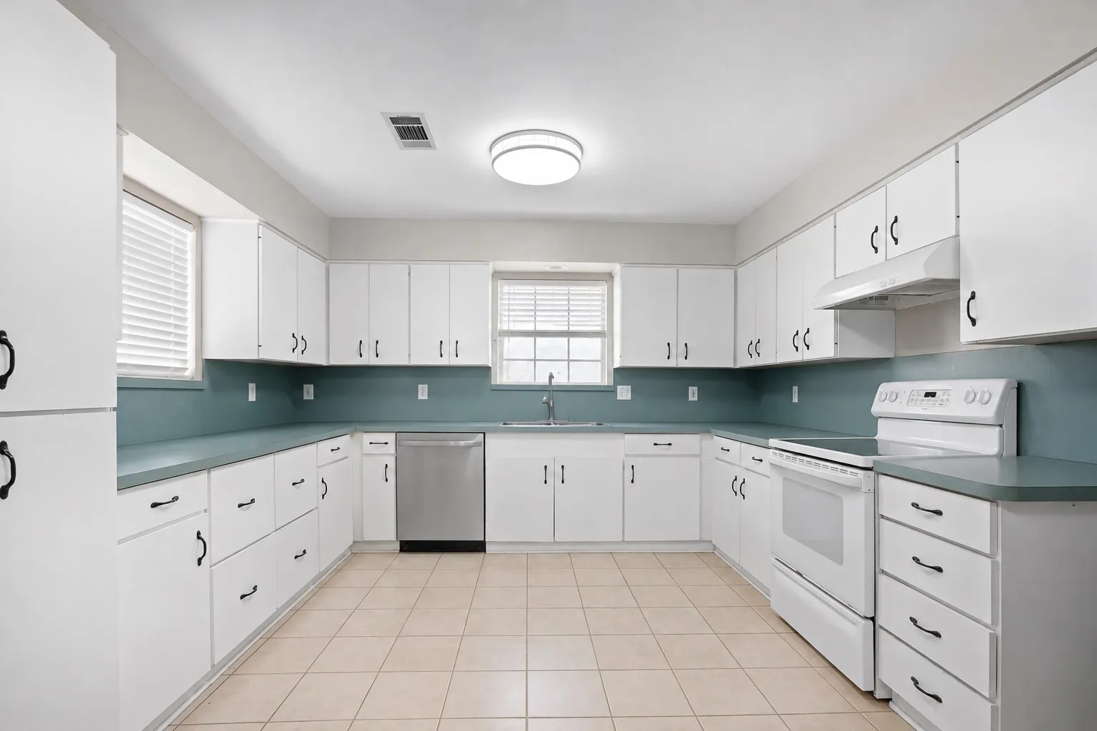 Farm For Sale in Johnson County , 7932 County Road 913, Godley, Texas 76044, 5 Bedroom, 5 Bathroom, 4 Garage spaces, 3,428 Sqft, built in 1998, Price $799,000, mls#21358034, Real Estate Agent in Godley, Homes For Sale in Johnson county, Homes For Sale in Godley, Realtor in Godley Texas, Real Estate Brokerage Independent Realty Texas, Luminita Cordes Realtor