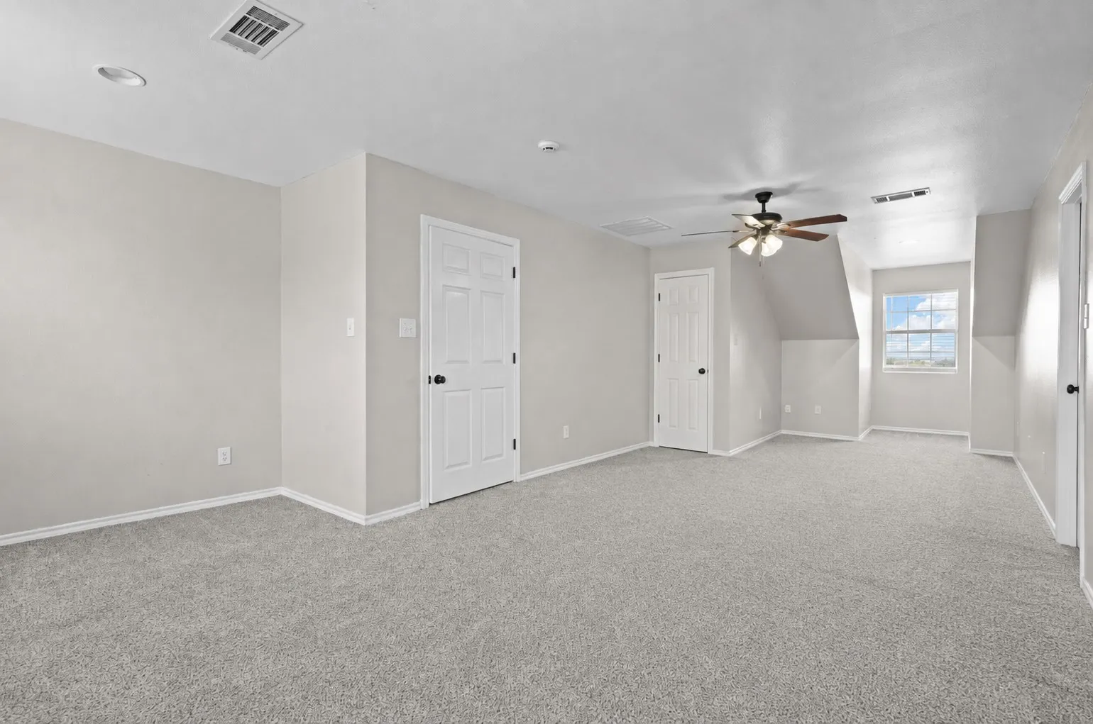 Farm For Sale in Johnson County , 7932 County Road 913, Godley, Texas 76044, 5 Bedroom, 5 Bathroom, 4 Garage spaces, 3,428 Sqft, built in 1998, Price $799,000, mls#21358034, Real Estate Agent in Godley, Homes For Sale in Johnson county, Homes For Sale in Godley, Realtor in Godley Texas, Real Estate Brokerage Independent Realty Texas, Luminita Cordes Realtor