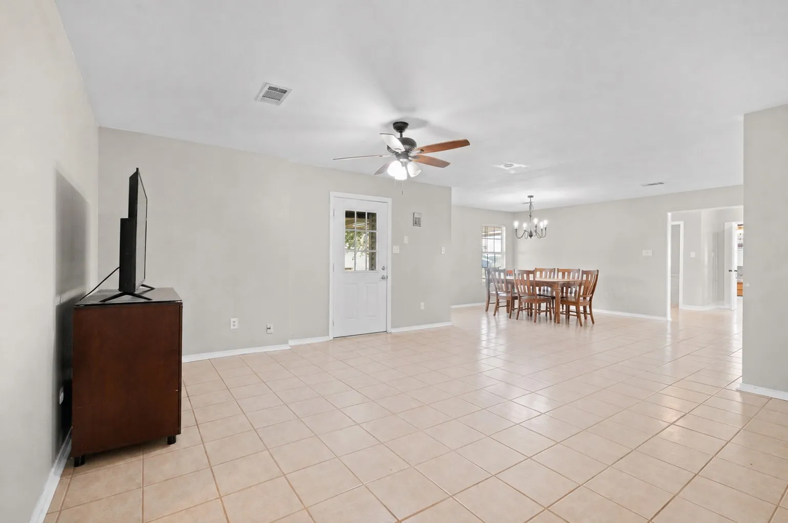 Farm For Sale in Johnson County , 7932 County Road 913, Godley, Texas 76044, 5 Bedroom, 5 Bathroom, 4 Garage spaces, 3,428 Sqft, built in 1998, Price $799,000, mls#21358034, Real Estate Agent in Godley, Homes For Sale in Johnson county, Homes For Sale in Godley, Realtor in Godley Texas, Real Estate Brokerage Independent Realty Texas, Luminita Cordes Realtor