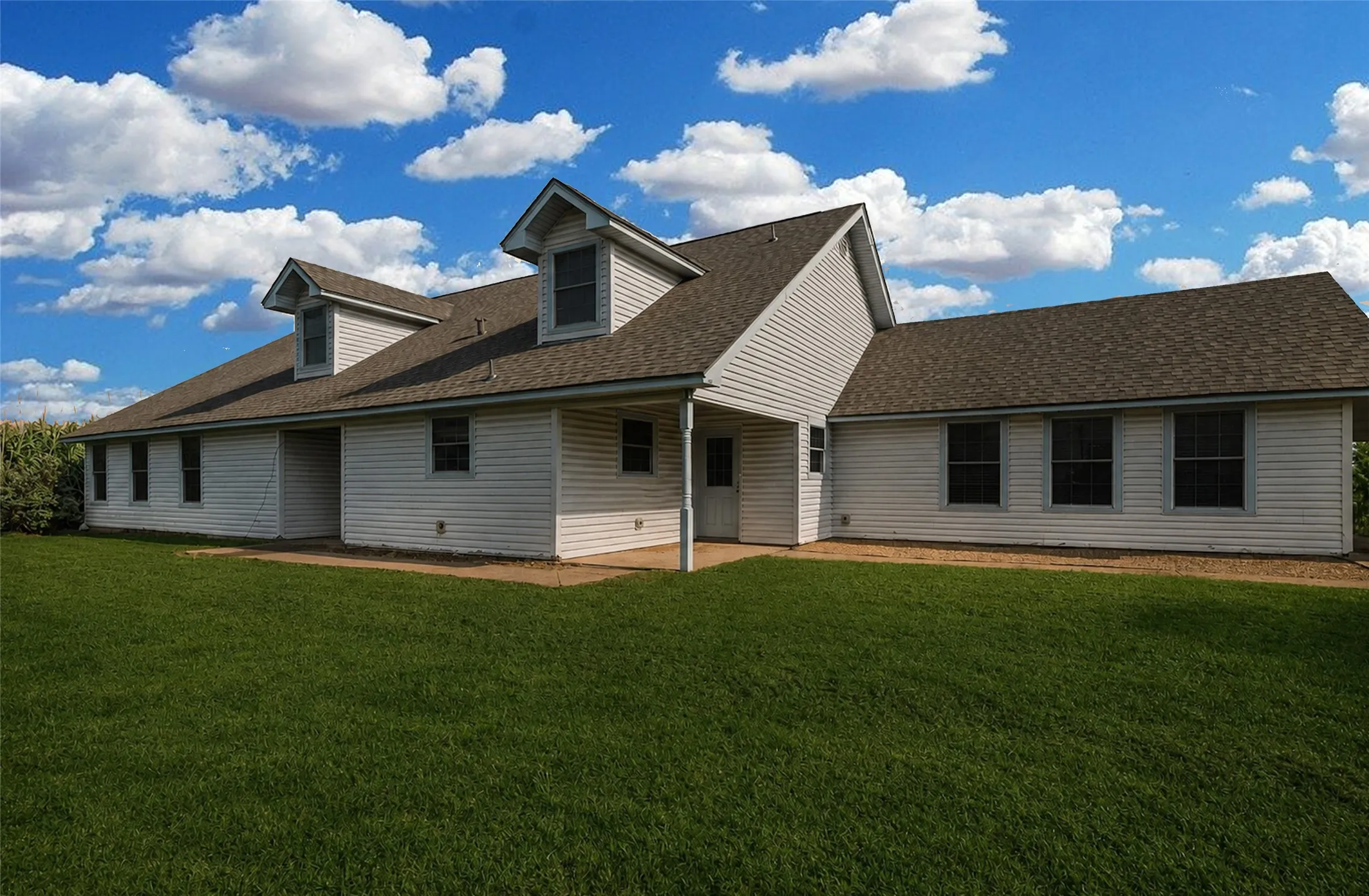 Farm For Sale in Johnson County , 7932 County Road 913, Godley, Texas 76044, 5 Bedroom, 5 Bathroom, 4 Garage spaces, 3,428 Sqft, built in 1998, Price $799,000, mls#21358034, Real Estate Agent in Godley, Homes For Sale in Johnson county, Homes For Sale in Godley, Realtor in Godley Texas, Real Estate Brokerage Independent Realty Texas, Luminita Cordes Realtor