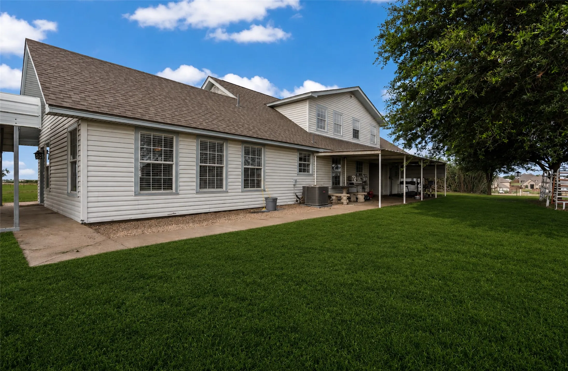 Farm For Sale in Johnson County , 7932 County Road 913, Godley, Texas 76044, 5 Bedroom, 5 Bathroom, 4 Garage spaces, 3,428 Sqft, built in 1998, Price $799,000, mls#21358034, Real Estate Agent in Godley, Homes For Sale in Johnson county, Homes For Sale in Godley, Realtor in Godley Texas, Real Estate Brokerage Independent Realty Texas, Luminita Cordes Realtor