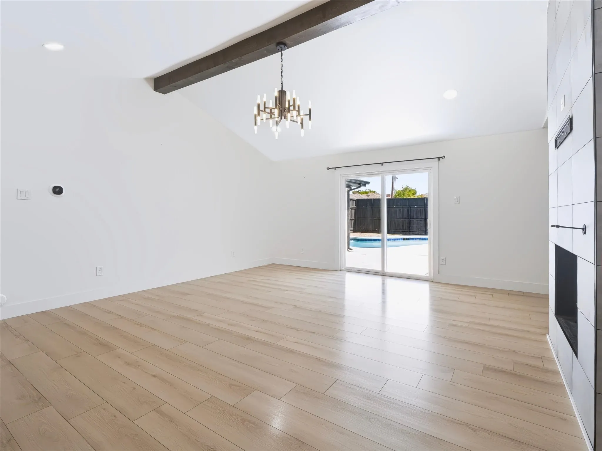 Single Family Residence For Sale in Denton County , 2216 Stonebrook Drive, Carrollton, Texas 75007, 3 Bedroom, 2 Bathroom, 2 Garage spaces, 1,752 Sqft, built in 1977, mls#21358908, Real Estate Agent in Carrollton, Homes For Sale in Denton county, Homes For Sale in Carrollton, Realtor in Carrollton Texas, Real Estate Brokerage Independent Realty Texas, Luminita Cordes Realtor