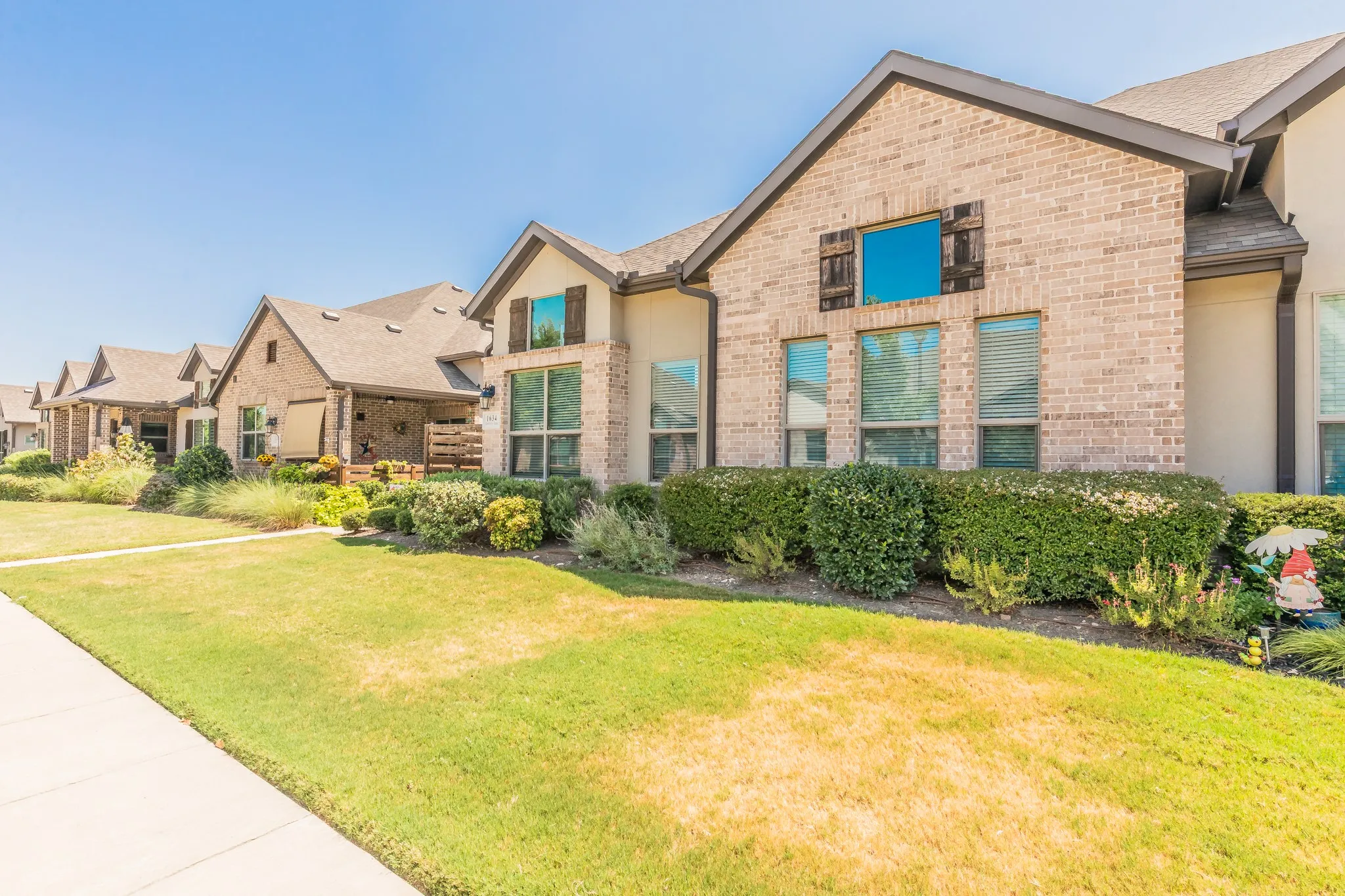 Townhouse For Sale in Dallas County , 1634 Dewberry Lane, Garland, Texas 75042, 2 Bedroom, 2 Bathroom, 2 Garage spaces, 1,375 Sqft, built in 2020, mls#21359675, Real Estate Agent in Garland, Homes For Sale in Dallas county, Homes For Sale in Garland, Realtor in Garland Texas, Real Estate Brokerage Independent Realty Texas, Luminita Cordes Realtor