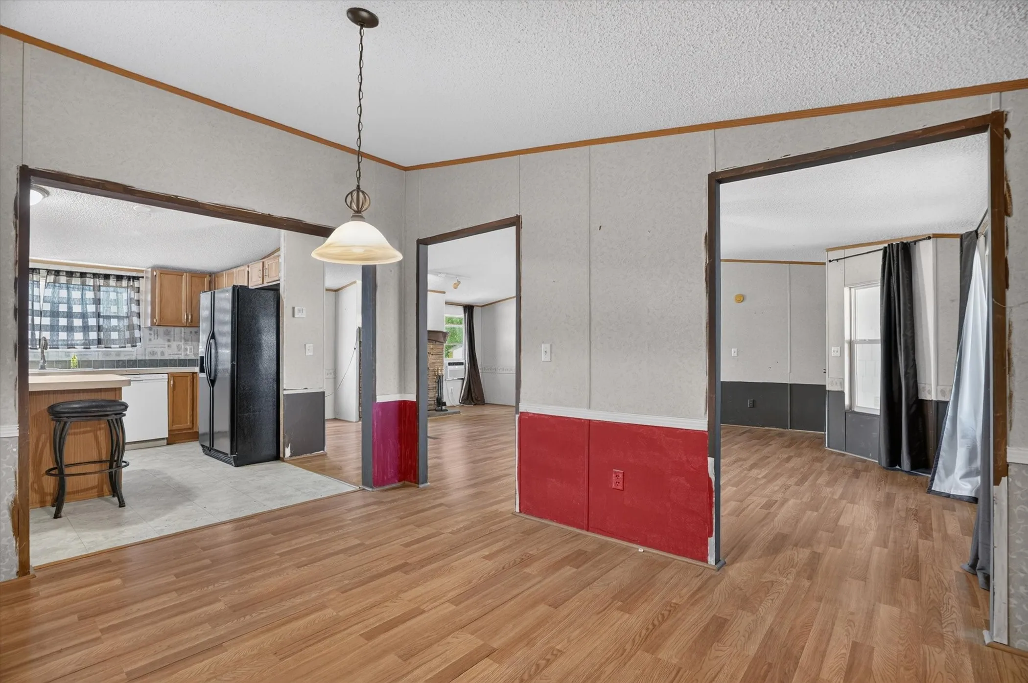 Mobile Home For Sale in Parker County , 125 Enchanted Oaks Court, Hudson Oaks, Texas 76087, 4 Bedroom, 2 Bathroom, Garage spaces, 1,904 Sqft, built in 2002, mls#21359734, Real Estate Agent in Hudson Oaks, Homes For Sale in Parker county, Homes For Sale in Hudson Oaks, Realtor in Hudson Oaks Texas, Real Estate Brokerage Independent Realty Texas, Luminita Cordes Realtor