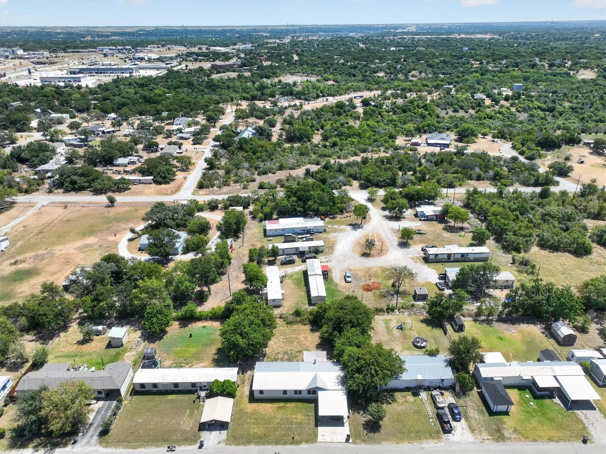 Mobile Home For Sale in Parker County , 125 Enchanted Oaks Court, Hudson Oaks, Texas 76087, 4 Bedroom, 2 Bathroom, Garage spaces, 1,904 Sqft, built in 2002, mls#21359734, Real Estate Agent in Hudson Oaks, Homes For Sale in Parker county, Homes For Sale in Hudson Oaks, Realtor in Hudson Oaks Texas, Real Estate Brokerage Independent Realty Texas, Luminita Cordes Realtor