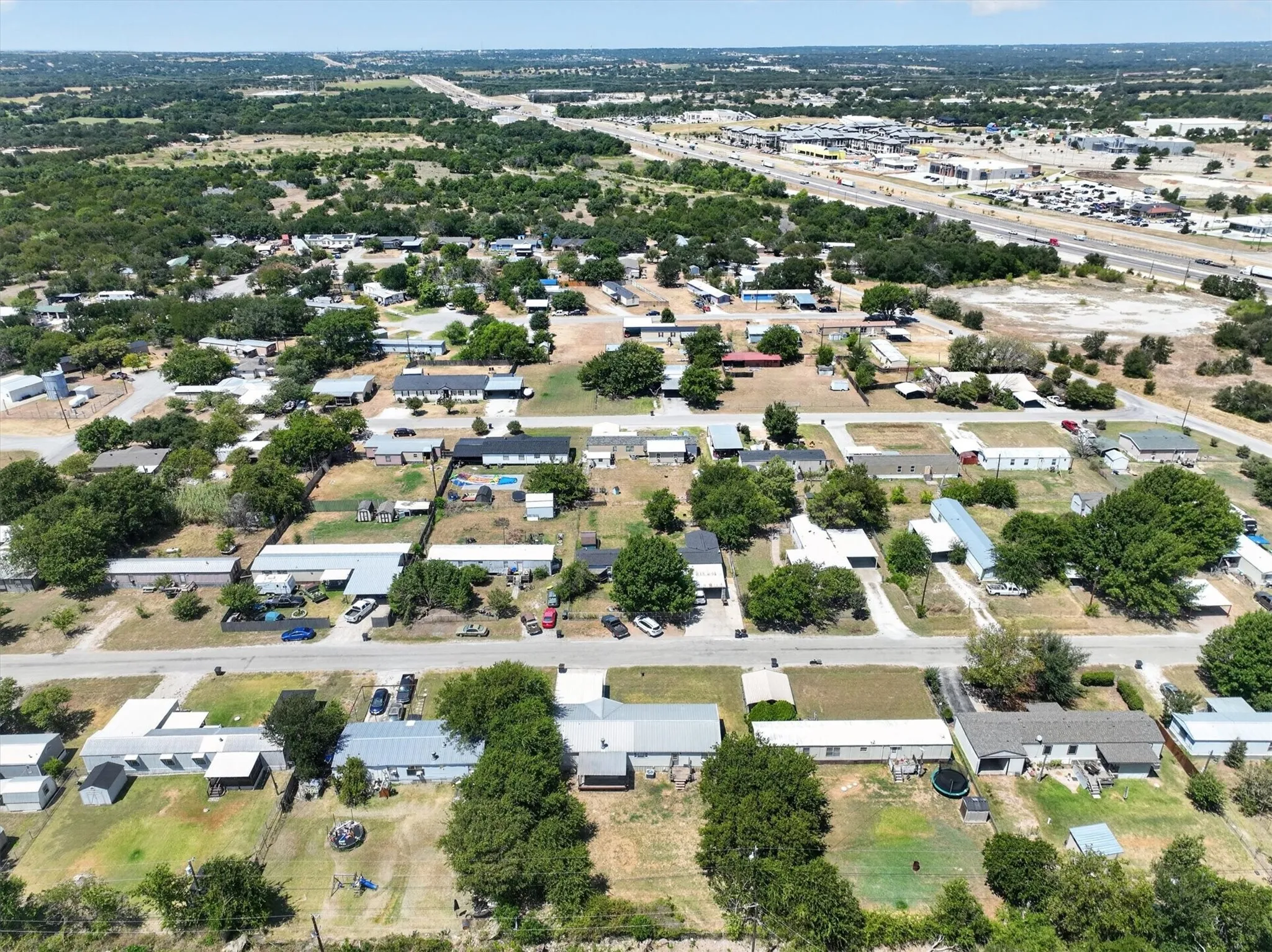 Mobile Home For Sale in Parker County , 125 Enchanted Oaks Court, Hudson Oaks, Texas 76087, 4 Bedroom, 2 Bathroom, Garage spaces, 1,904 Sqft, built in 2002, mls#21359734, Real Estate Agent in Hudson Oaks, Homes For Sale in Parker county, Homes For Sale in Hudson Oaks, Realtor in Hudson Oaks Texas, Real Estate Brokerage Independent Realty Texas, Luminita Cordes Realtor