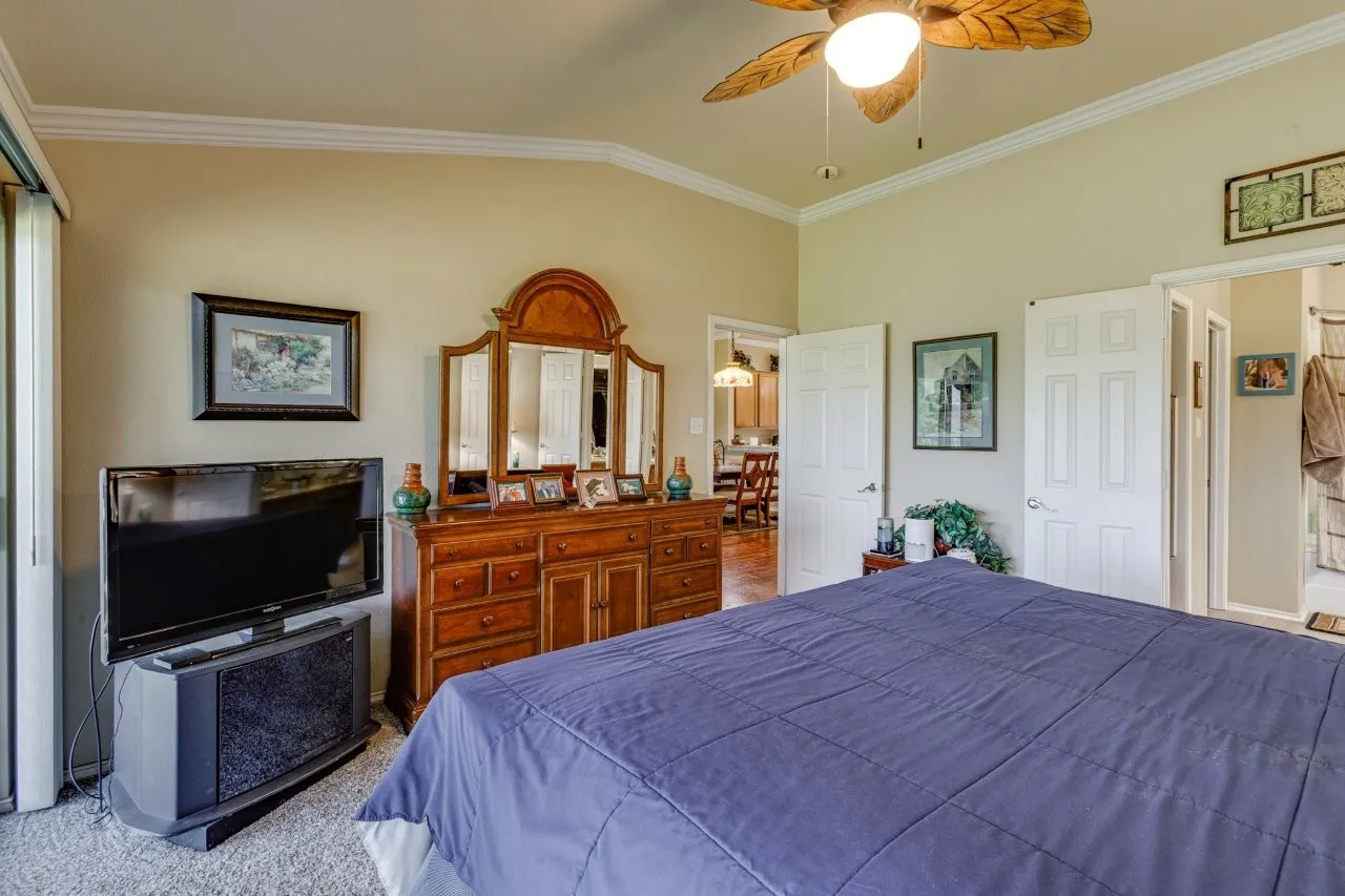 Townhouse For Sale in Rockwall County , 1886 Signal Ridge Place, Rockwall, Texas 75032, 2 Bedroom, 2 Bathroom, 2 Garage spaces, 1,337 Sqft, built in 1997, Price $379,900, mls#21354570, Real Estate Agent in Rockwall, Homes For Sale in Rockwall county, Homes For Sale in Rockwall, Realtor in Rockwall Texas, Real Estate Brokerage Independent Realty Texas, Luminita Cordes Realtor