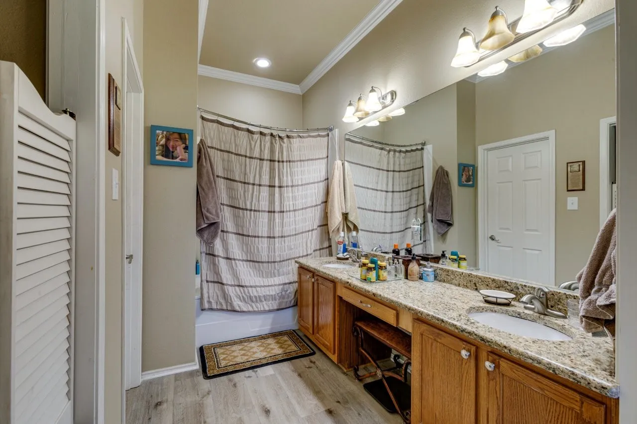 Townhouse For Sale in Rockwall County , 1886 Signal Ridge Place, Rockwall, Texas 75032, 2 Bedroom, 2 Bathroom, 2 Garage spaces, 1,337 Sqft, built in 1997, Price $379,900, mls#21354570, Real Estate Agent in Rockwall, Homes For Sale in Rockwall county, Homes For Sale in Rockwall, Realtor in Rockwall Texas, Real Estate Brokerage Independent Realty Texas, Luminita Cordes Realtor
