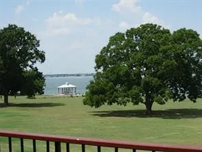 Townhouse For Sale in Rockwall County , 1886 Signal Ridge Place, Rockwall, Texas 75032, 2 Bedroom, 2 Bathroom, 2 Garage spaces, 1,337 Sqft, built in 1997, Price $379,900, mls#21354570, Real Estate Agent in Rockwall, Homes For Sale in Rockwall county, Homes For Sale in Rockwall, Realtor in Rockwall Texas, Real Estate Brokerage Independent Realty Texas, Luminita Cordes Realtor