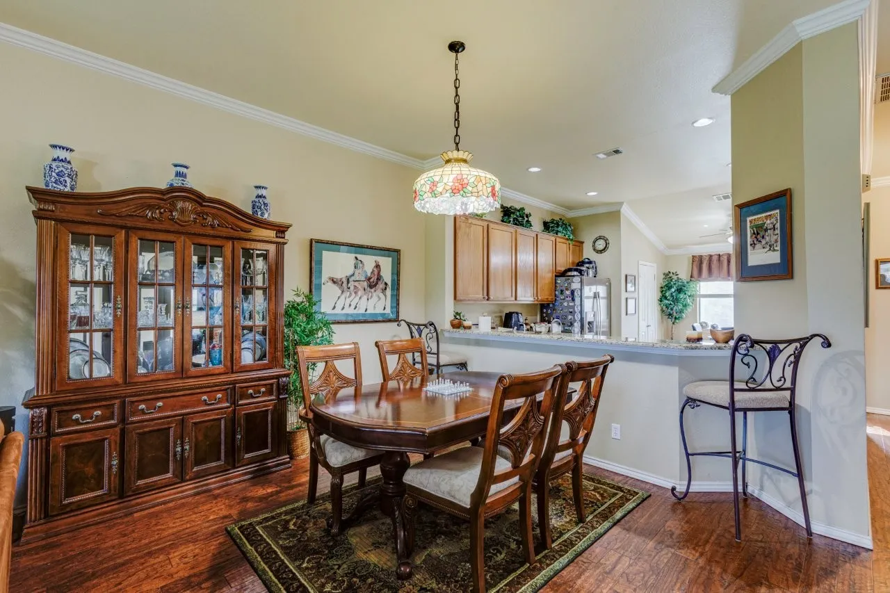 Townhouse For Sale in Rockwall County , 1886 Signal Ridge Place, Rockwall, Texas 75032, 2 Bedroom, 2 Bathroom, 2 Garage spaces, 1,337 Sqft, built in 1997, Price $379,900, mls#21354570, Real Estate Agent in Rockwall, Homes For Sale in Rockwall county, Homes For Sale in Rockwall, Realtor in Rockwall Texas, Real Estate Brokerage Independent Realty Texas, Luminita Cordes Realtor