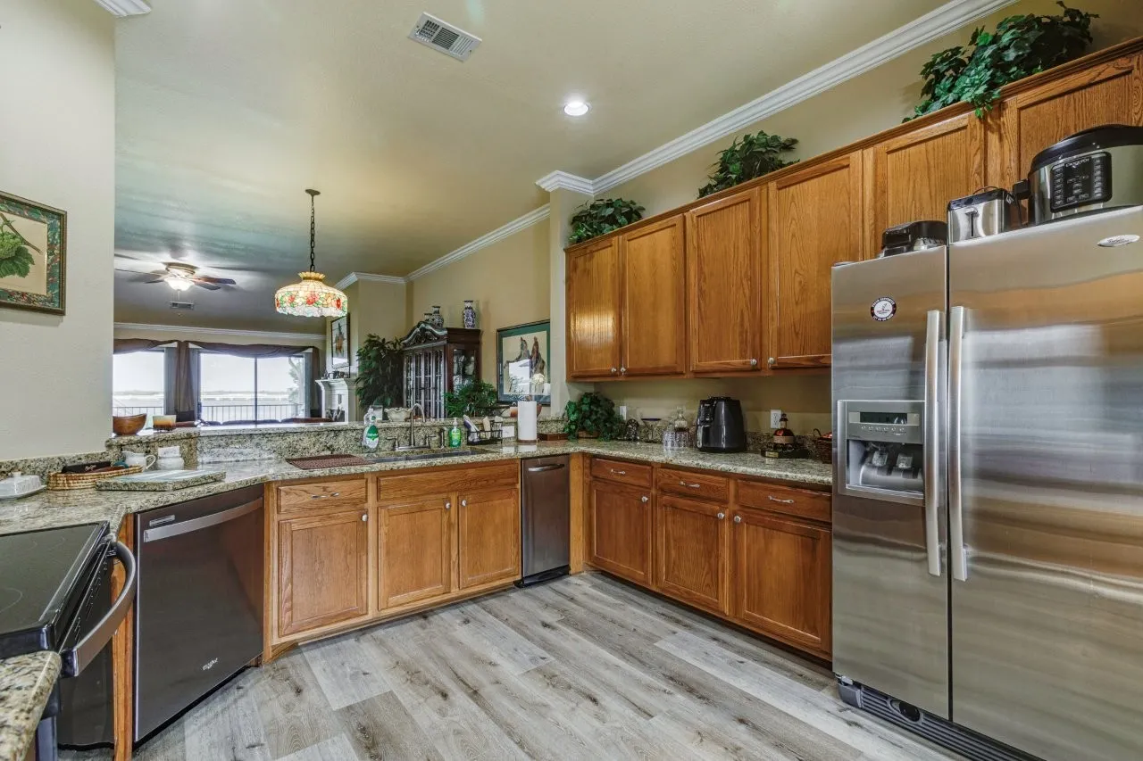 Townhouse For Sale in Rockwall County , 1886 Signal Ridge Place, Rockwall, Texas 75032, 2 Bedroom, 2 Bathroom, 2 Garage spaces, 1,337 Sqft, built in 1997, Price $379,900, mls#21354570, Real Estate Agent in Rockwall, Homes For Sale in Rockwall county, Homes For Sale in Rockwall, Realtor in Rockwall Texas, Real Estate Brokerage Independent Realty Texas, Luminita Cordes Realtor