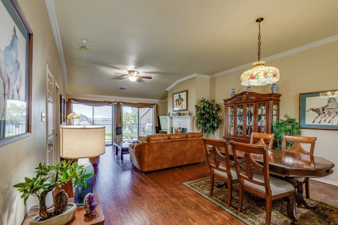 Townhouse For Sale in Rockwall County , 1886 Signal Ridge Place, Rockwall, Texas 75032, 2 Bedroom, 2 Bathroom, 2 Garage spaces, 1,337 Sqft, built in 1997, Price $379,900, mls#21354570, Real Estate Agent in Rockwall, Homes For Sale in Rockwall county, Homes For Sale in Rockwall, Realtor in Rockwall Texas, Real Estate Brokerage Independent Realty Texas, Luminita Cordes Realtor