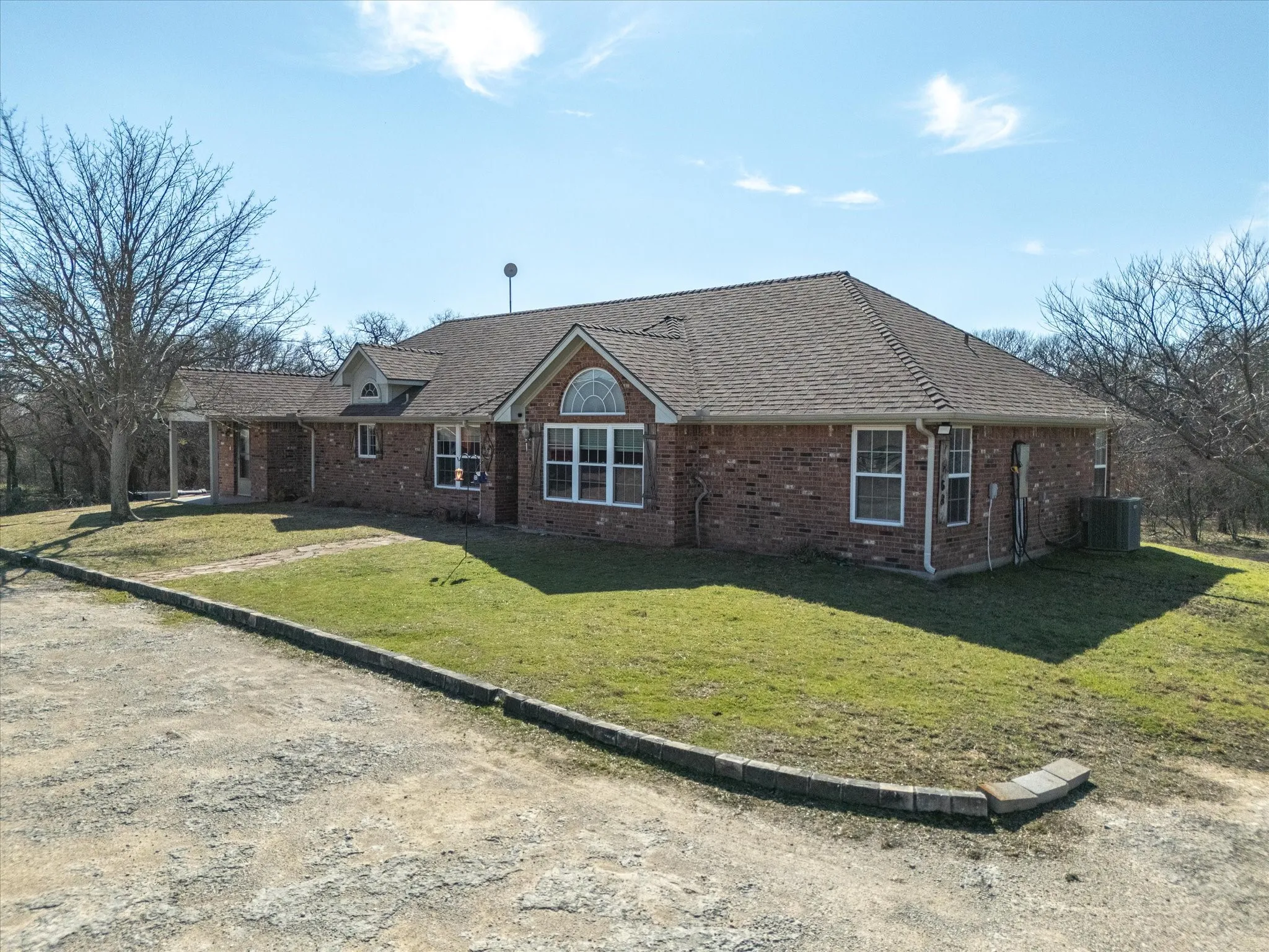 Single Family Residence For Sale in Wise County , 768 Longbranch Drive, Decatur, Texas 76234, 3 Bedroom, 2 Bathroom, Garage spaces, 1,869 Sqft, built in 2001, mls#21359759, Real Estate Agent in Decatur, Homes For Sale in Wise county, Homes For Sale in Decatur, Realtor in Decatur Texas, Real Estate Brokerage Independent Realty Texas, Luminita Cordes Realtor