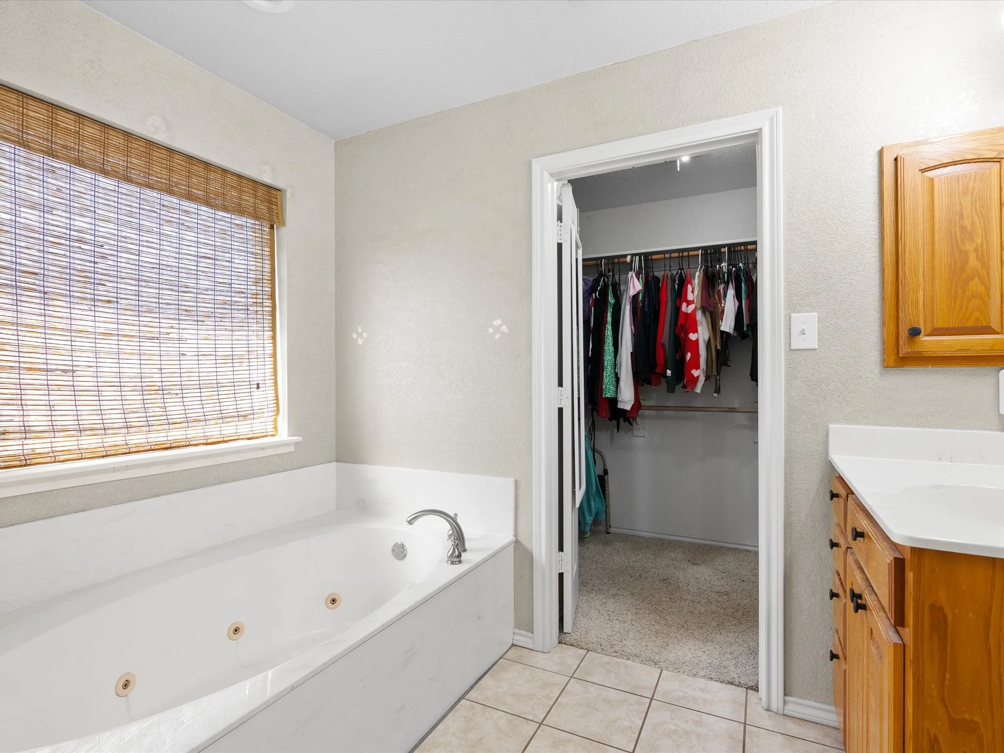 seperate shower & tub