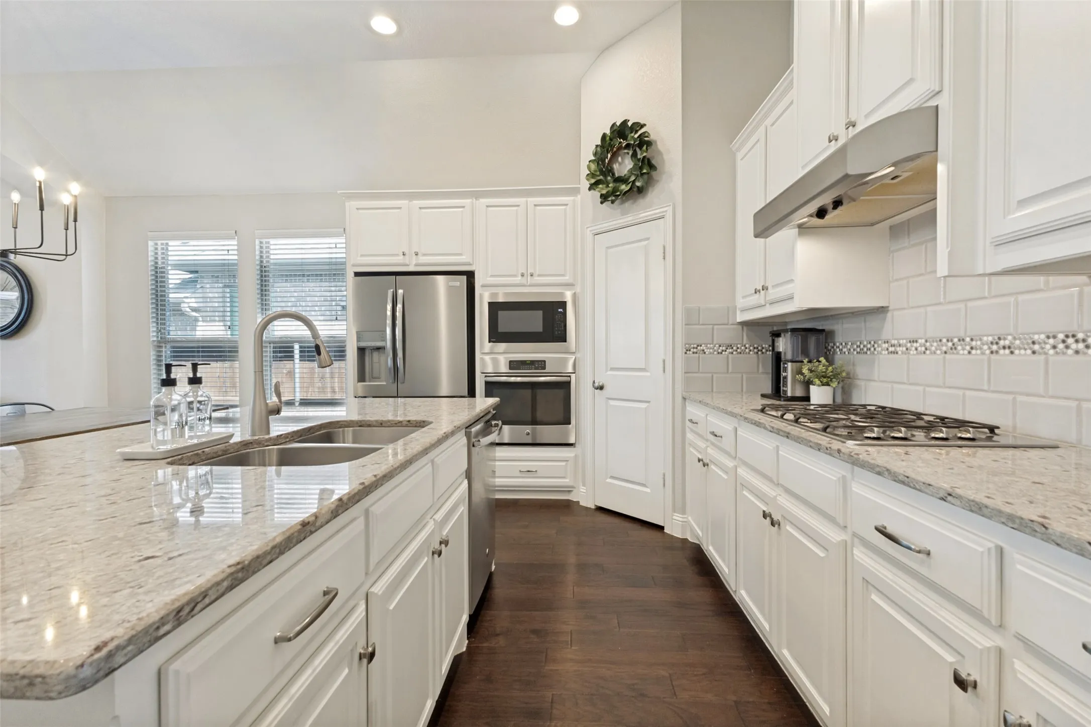 Single Family Residence For Sale in Collin County , 2124 Bishop Barrel Lane, St Paul, Texas 75098, 4 Bedroom, 3 Bathroom, 2 Garage spaces, 2,059 Sqft, built in 2016, mls#21348063, Real Estate Agent in St Paul, Homes For Sale in Collin county, Homes For Sale in St Paul, Realtor in St Paul Texas, Real Estate Brokerage Independent Realty Texas, Luminita Cordes Realtor