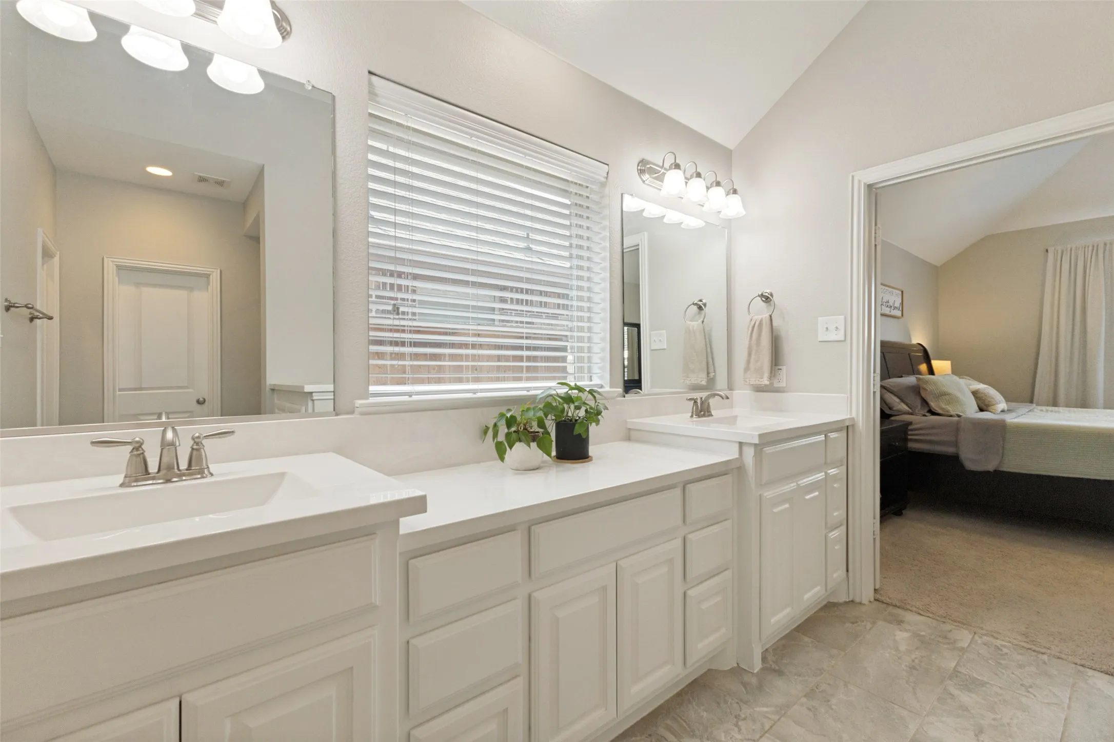 Single Family Residence For Sale in Collin County , 2124 Bishop Barrel Lane, St Paul, Texas 75098, 4 Bedroom, 3 Bathroom, 2 Garage spaces, 2,059 Sqft, built in 2016, mls#21348063, Real Estate Agent in St Paul, Homes For Sale in Collin county, Homes For Sale in St Paul, Realtor in St Paul Texas, Real Estate Brokerage Independent Realty Texas, Luminita Cordes Realtor