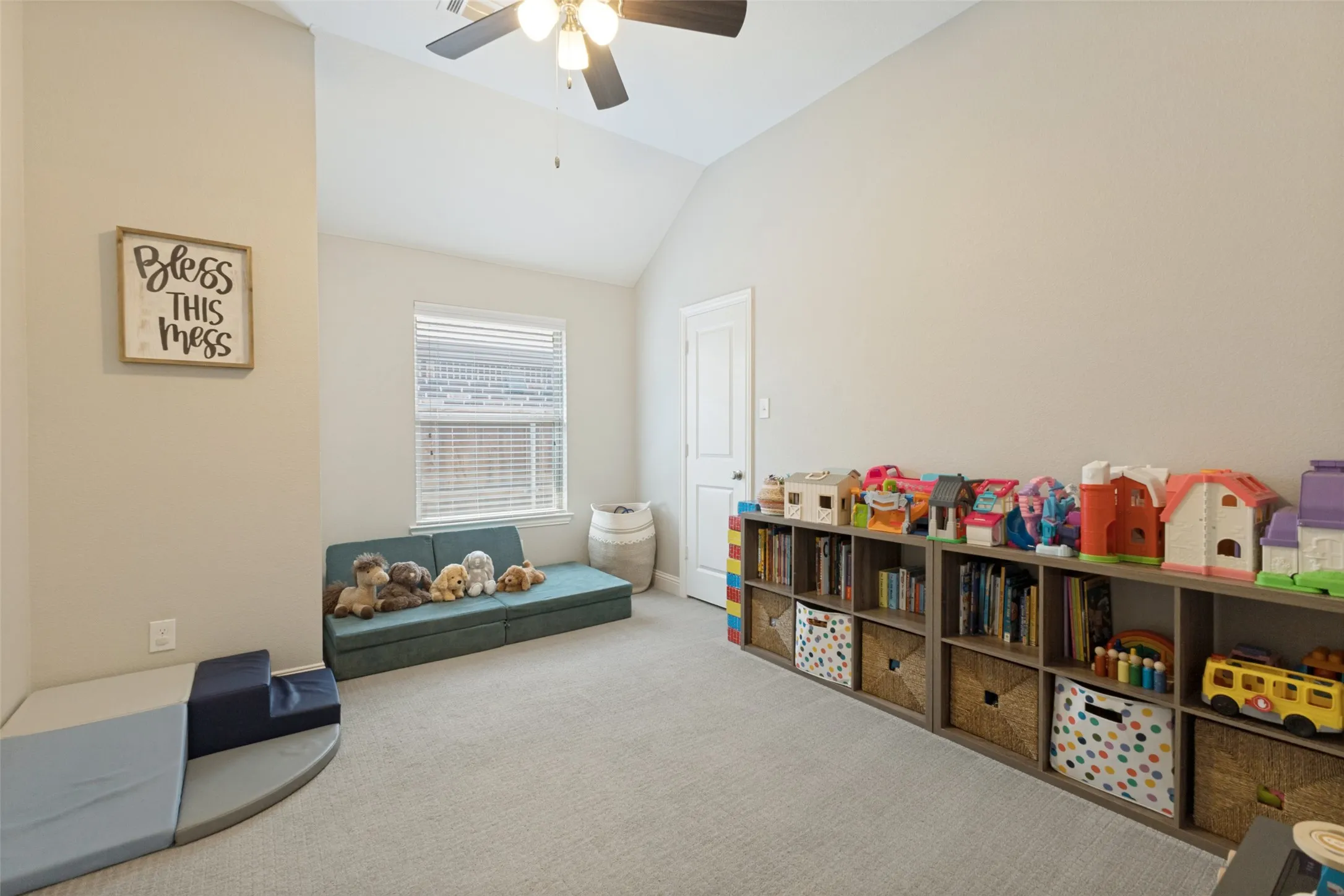 Single Family Residence For Sale in Collin County , 2124 Bishop Barrel Lane, St Paul, Texas 75098, 4 Bedroom, 3 Bathroom, 2 Garage spaces, 2,059 Sqft, built in 2016, mls#21348063, Real Estate Agent in St Paul, Homes For Sale in Collin county, Homes For Sale in St Paul, Realtor in St Paul Texas, Real Estate Brokerage Independent Realty Texas, Luminita Cordes Realtor