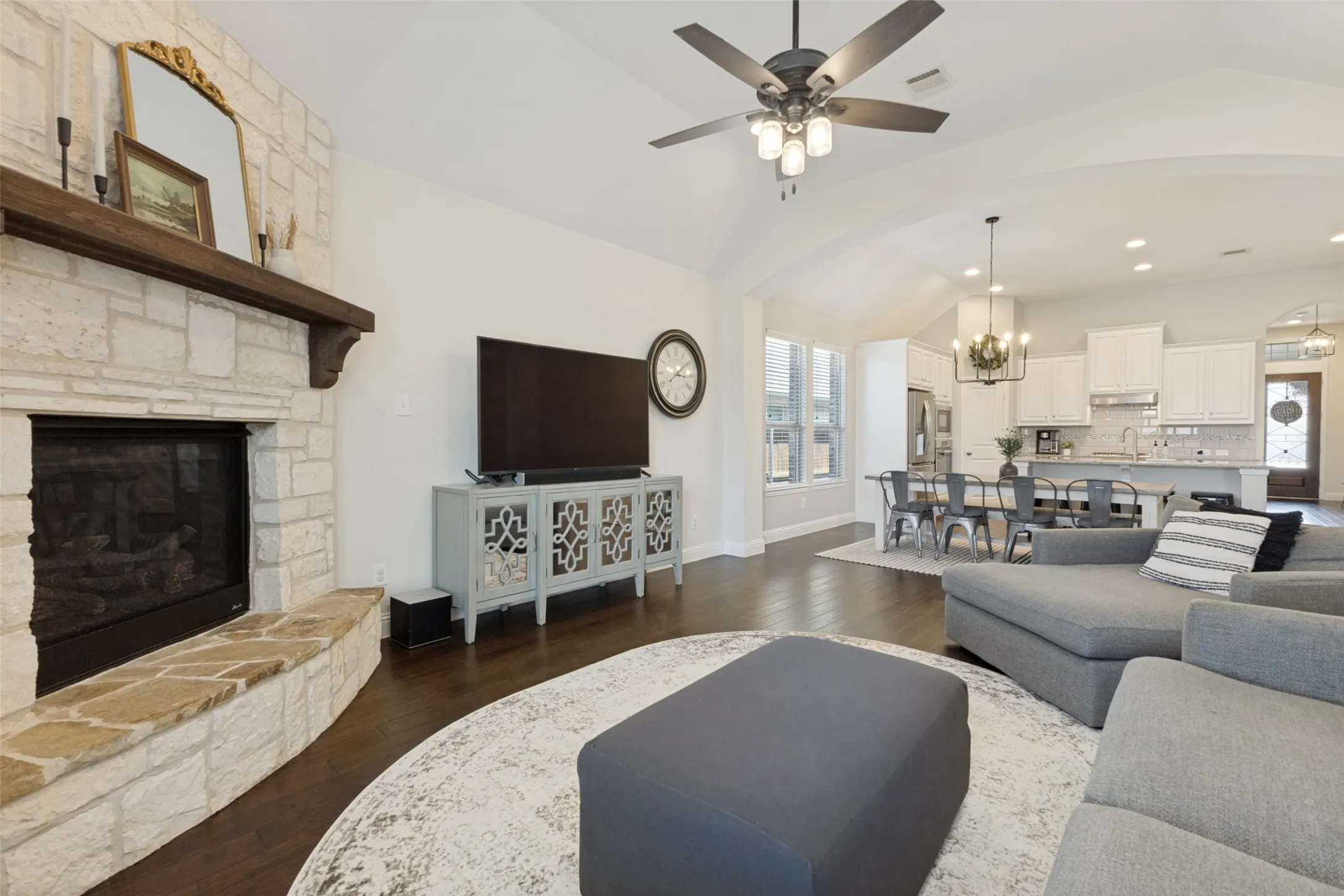 Single Family Residence For Sale in Collin County , 2124 Bishop Barrel Lane, St Paul, Texas 75098, 4 Bedroom, 3 Bathroom, 2 Garage spaces, 2,059 Sqft, built in 2016, mls#21348063, Real Estate Agent in St Paul, Homes For Sale in Collin county, Homes For Sale in St Paul, Realtor in St Paul Texas, Real Estate Brokerage Independent Realty Texas, Luminita Cordes Realtor