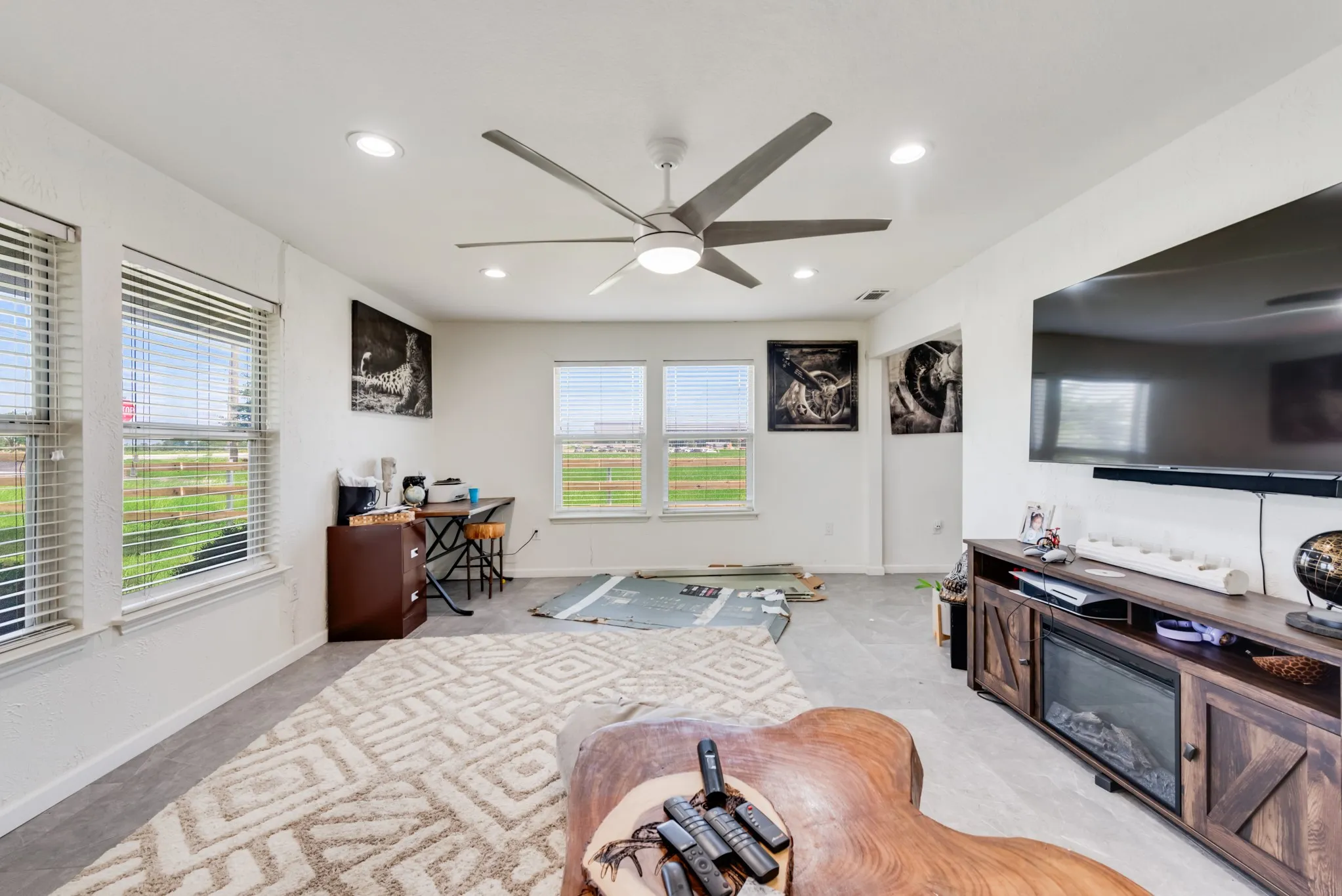 Single Family Residence For Sale in Collin County , 354 N FM 1138, Nevada, Texas 75173, 2 Bedroom, 1 Bathroom, Garage spaces, 1,120 Sqft, built in 1965, mls#21358194, Real Estate Agent in Nevada, Homes For Sale in Collin county, Homes For Sale in Nevada, Realtor in Nevada Texas, Real Estate Brokerage Independent Realty Texas, Luminita Cordes Realtor