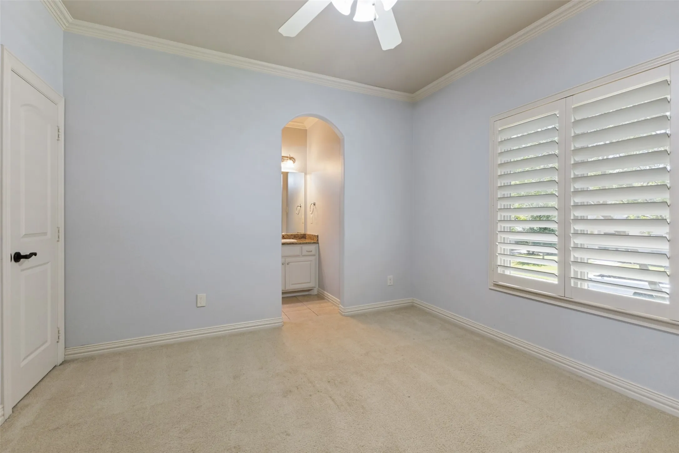 Single Family Residence For Sale in Dallas County , 6729 Kenwood Avenue, Dallas, Texas 75214, 5 Bedroom, 5 Bathroom, 2 Garage spaces, 4,395 Sqft, built in 2009, mls#21332978, Real Estate Agent in Dallas, Homes For Sale in Dallas county, Homes For Sale in Dallas, Realtor in Dallas Texas, Real Estate Brokerage Independent Realty Texas, Luminita Cordes Realtor