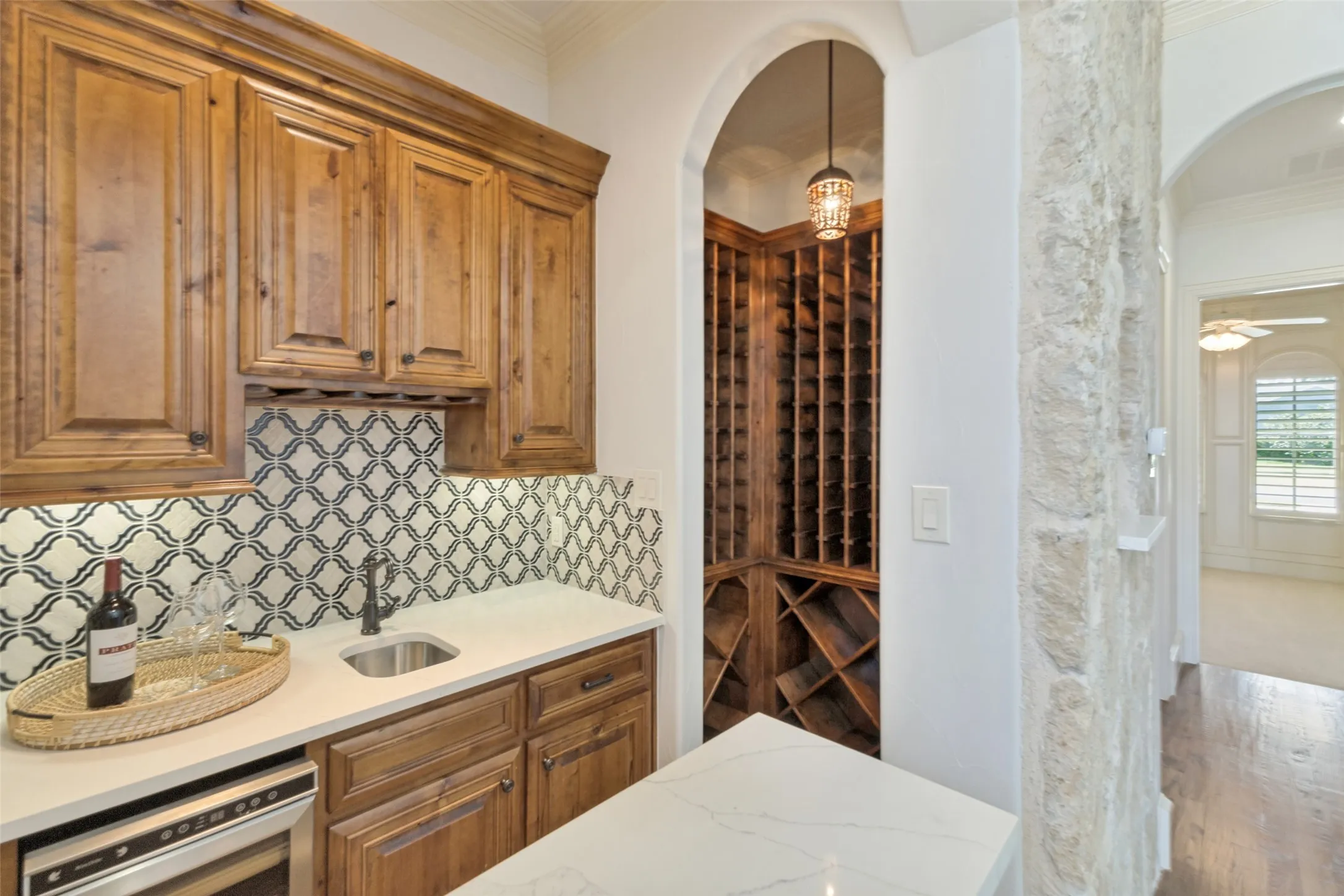 Single Family Residence For Sale in Dallas County , 6729 Kenwood Avenue, Dallas, Texas 75214, 5 Bedroom, 5 Bathroom, 2 Garage spaces, 4,395 Sqft, built in 2009, mls#21332978, Real Estate Agent in Dallas, Homes For Sale in Dallas county, Homes For Sale in Dallas, Realtor in Dallas Texas, Real Estate Brokerage Independent Realty Texas, Luminita Cordes Realtor