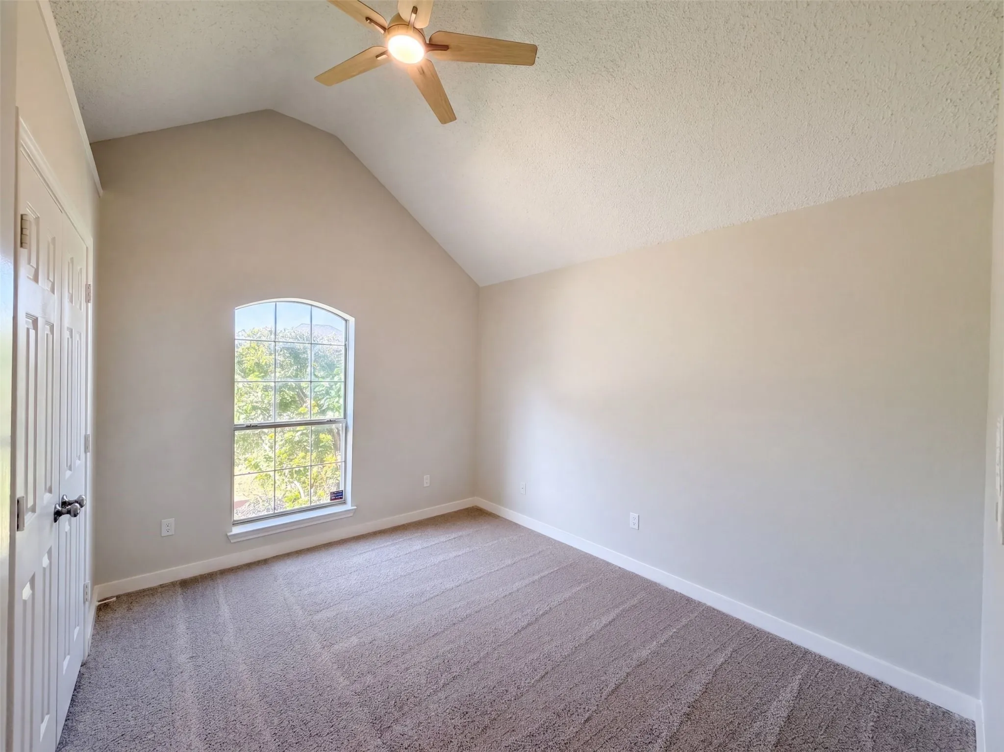 Single Family Residence For Sale in Tarrant County , 6037 Sundown Drive, Watauga, Texas 76148, 3 Bedroom, 2 Bathroom, 2 Garage spaces, 1,640 Sqft, built in 1990, mls#21359923, Real Estate Agent in Watauga, Homes For Sale in Tarrant county, Homes For Sale in Watauga, Realtor in Watauga Texas, Real Estate Brokerage Independent Realty Texas, Luminita Cordes Realtor