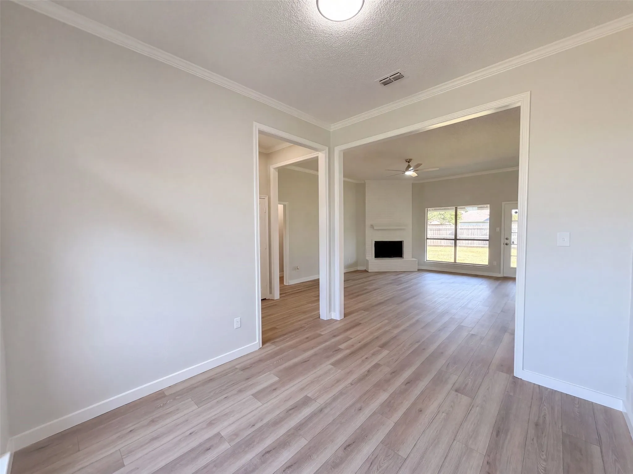 Single Family Residence For Sale in Tarrant County , 6037 Sundown Drive, Watauga, Texas 76148, 3 Bedroom, 2 Bathroom, 2 Garage spaces, 1,640 Sqft, built in 1990, mls#21359923, Real Estate Agent in Watauga, Homes For Sale in Tarrant county, Homes For Sale in Watauga, Realtor in Watauga Texas, Real Estate Brokerage Independent Realty Texas, Luminita Cordes Realtor
