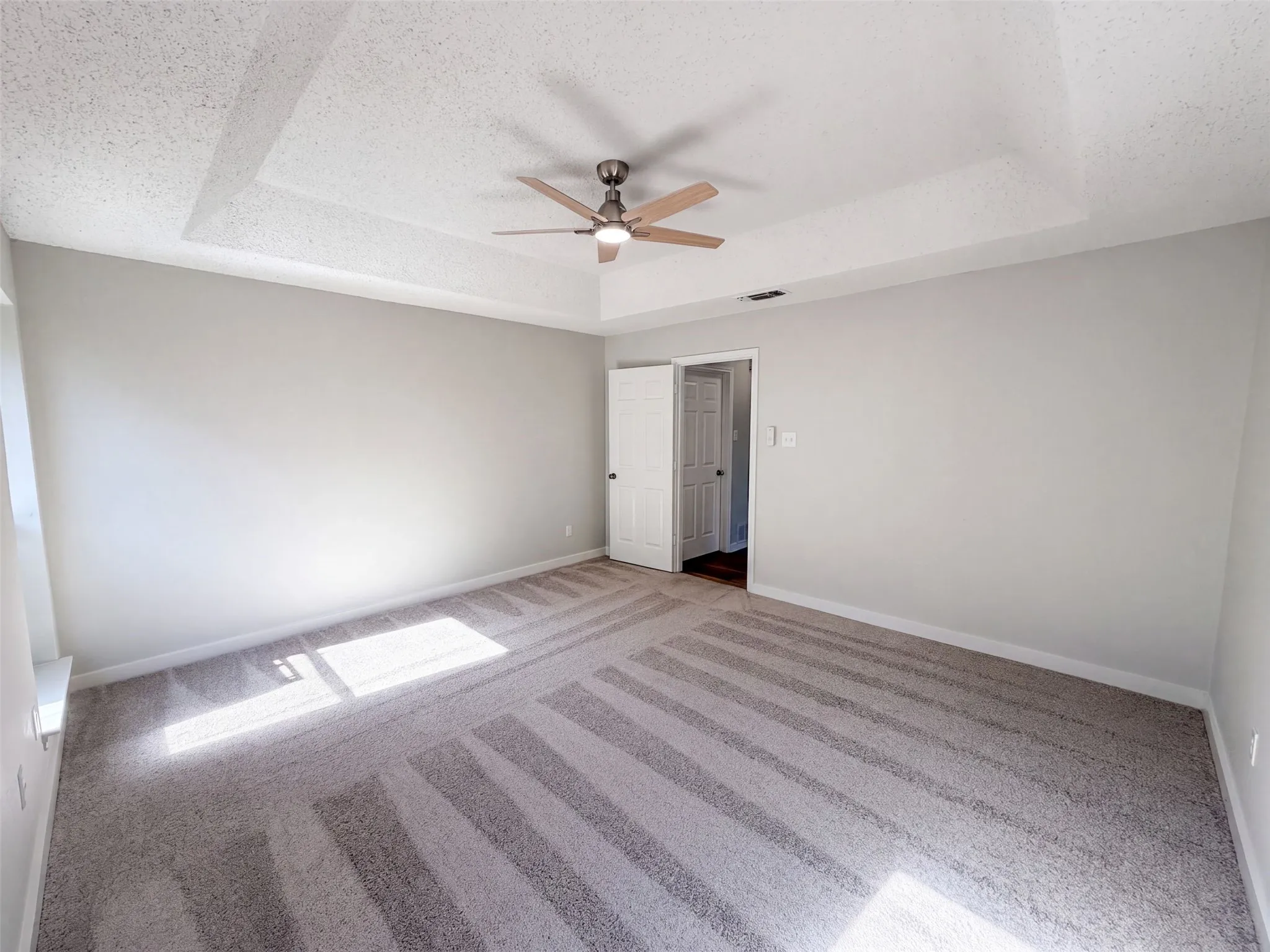 Single Family Residence For Sale in Tarrant County , 6037 Sundown Drive, Watauga, Texas 76148, 3 Bedroom, 2 Bathroom, 2 Garage spaces, 1,640 Sqft, built in 1990, mls#21359923, Real Estate Agent in Watauga, Homes For Sale in Tarrant county, Homes For Sale in Watauga, Realtor in Watauga Texas, Real Estate Brokerage Independent Realty Texas, Luminita Cordes Realtor