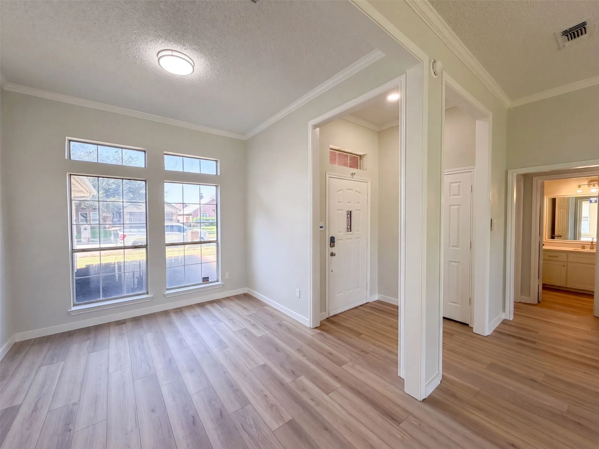 Single Family Residence For Sale in Tarrant County , 6037 Sundown Drive, Watauga, Texas 76148, 3 Bedroom, 2 Bathroom, 2 Garage spaces, 1,640 Sqft, built in 1990, mls#21359923, Real Estate Agent in Watauga, Homes For Sale in Tarrant county, Homes For Sale in Watauga, Realtor in Watauga Texas, Real Estate Brokerage Independent Realty Texas, Luminita Cordes Realtor