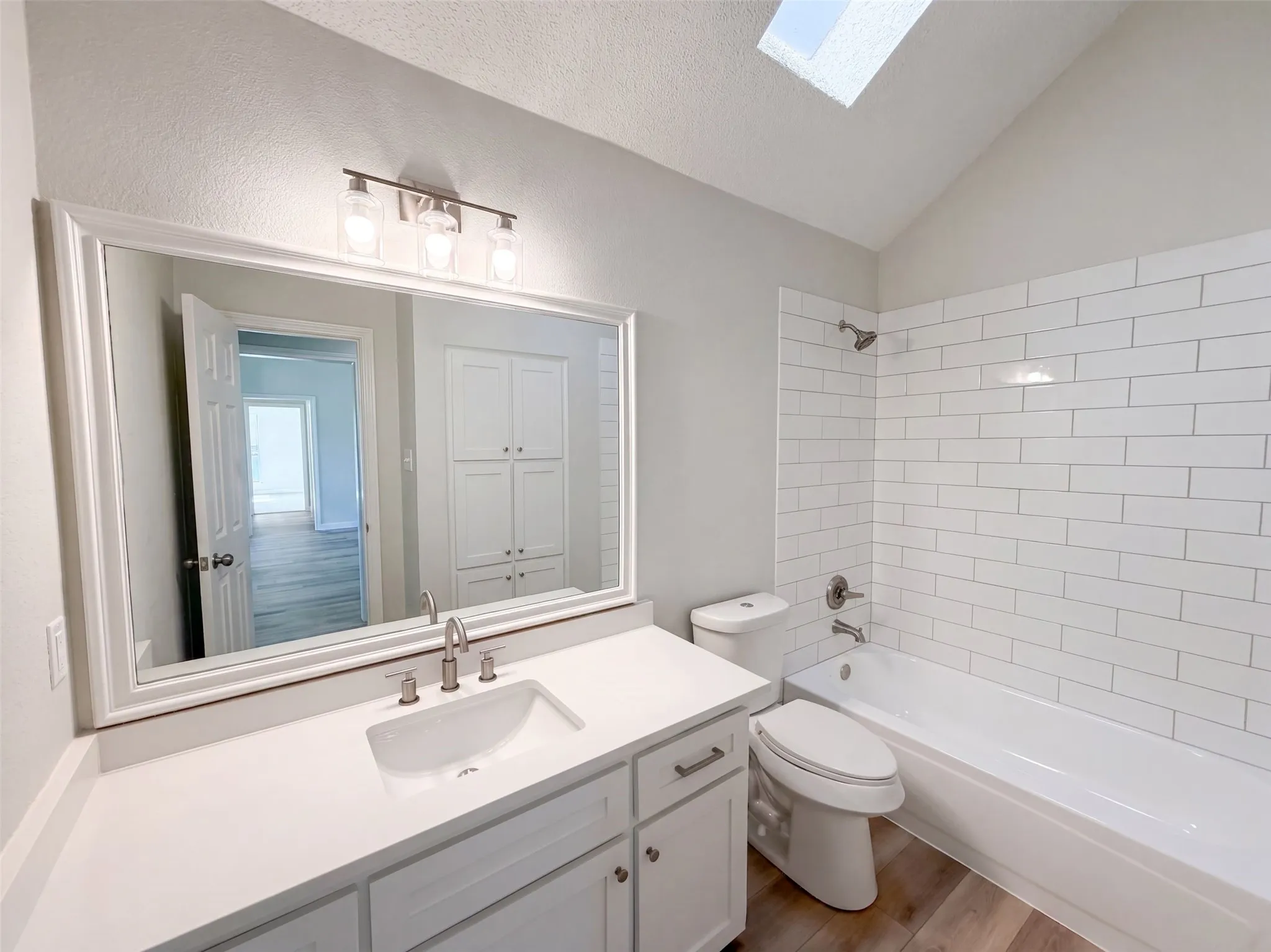 Single Family Residence For Sale in Tarrant County , 6037 Sundown Drive, Watauga, Texas 76148, 3 Bedroom, 2 Bathroom, 2 Garage spaces, 1,640 Sqft, built in 1990, mls#21359923, Real Estate Agent in Watauga, Homes For Sale in Tarrant county, Homes For Sale in Watauga, Realtor in Watauga Texas, Real Estate Brokerage Independent Realty Texas, Luminita Cordes Realtor
