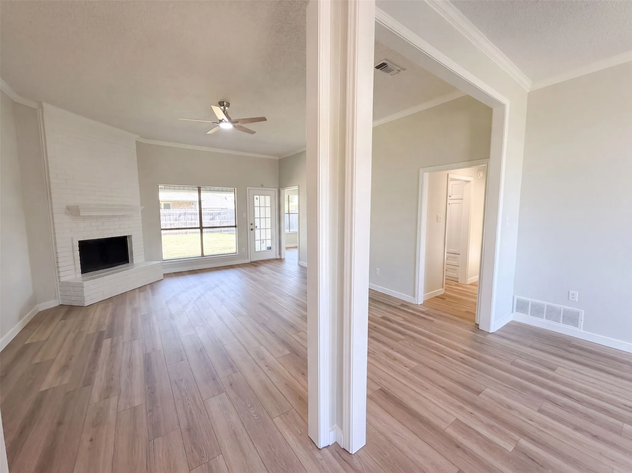 Single Family Residence For Sale in Tarrant County , 6037 Sundown Drive, Watauga, Texas 76148, 3 Bedroom, 2 Bathroom, 2 Garage spaces, 1,640 Sqft, built in 1990, mls#21359923, Real Estate Agent in Watauga, Homes For Sale in Tarrant county, Homes For Sale in Watauga, Realtor in Watauga Texas, Real Estate Brokerage Independent Realty Texas, Luminita Cordes Realtor