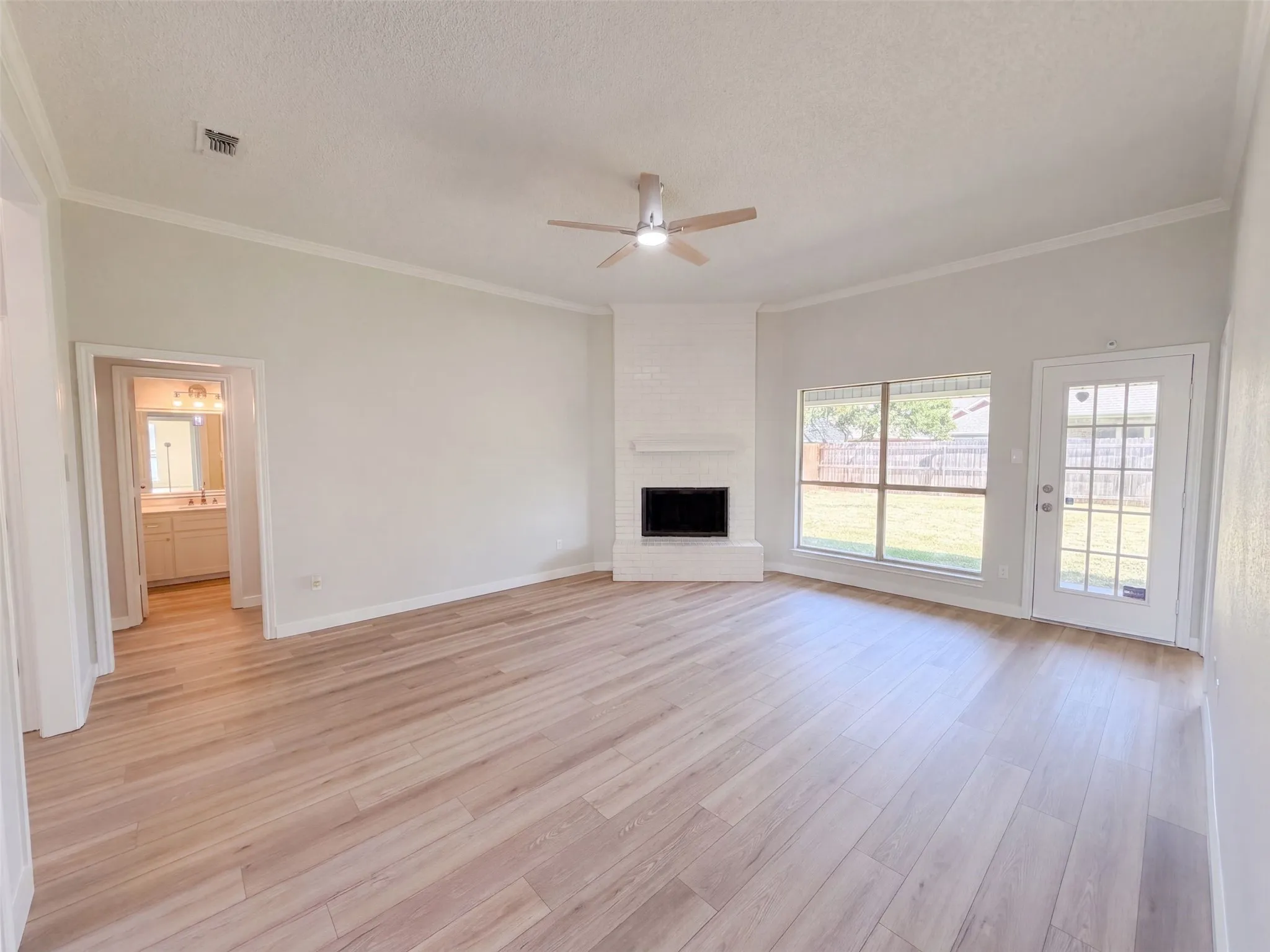 Single Family Residence For Sale in Tarrant County , 6037 Sundown Drive, Watauga, Texas 76148, 3 Bedroom, 2 Bathroom, 2 Garage spaces, 1,640 Sqft, built in 1990, mls#21359923, Real Estate Agent in Watauga, Homes For Sale in Tarrant county, Homes For Sale in Watauga, Realtor in Watauga Texas, Real Estate Brokerage Independent Realty Texas, Luminita Cordes Realtor