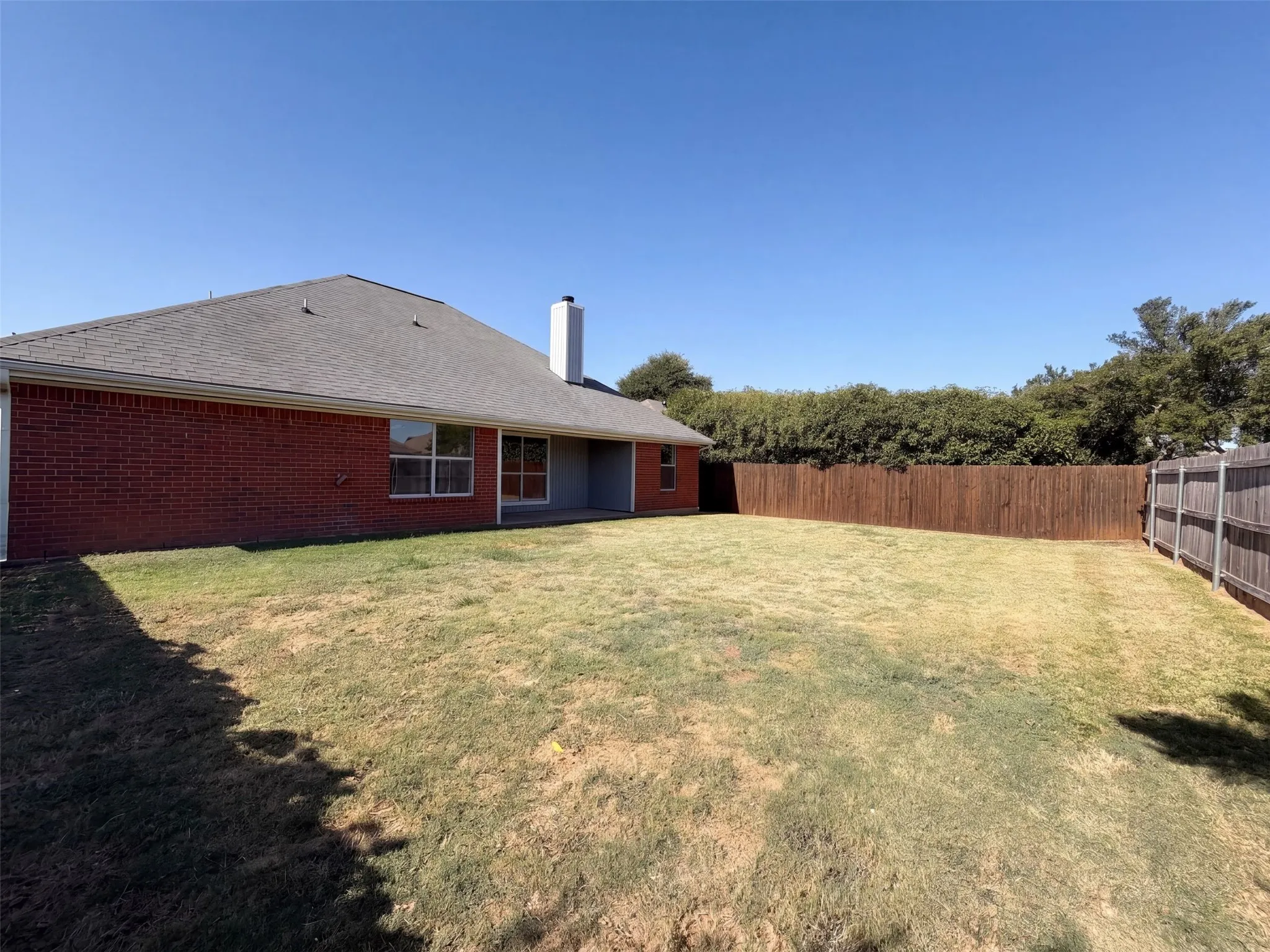 Single Family Residence For Sale in Tarrant County , 6037 Sundown Drive, Watauga, Texas 76148, 3 Bedroom, 2 Bathroom, 2 Garage spaces, 1,640 Sqft, built in 1990, mls#21359923, Real Estate Agent in Watauga, Homes For Sale in Tarrant county, Homes For Sale in Watauga, Realtor in Watauga Texas, Real Estate Brokerage Independent Realty Texas, Luminita Cordes Realtor
