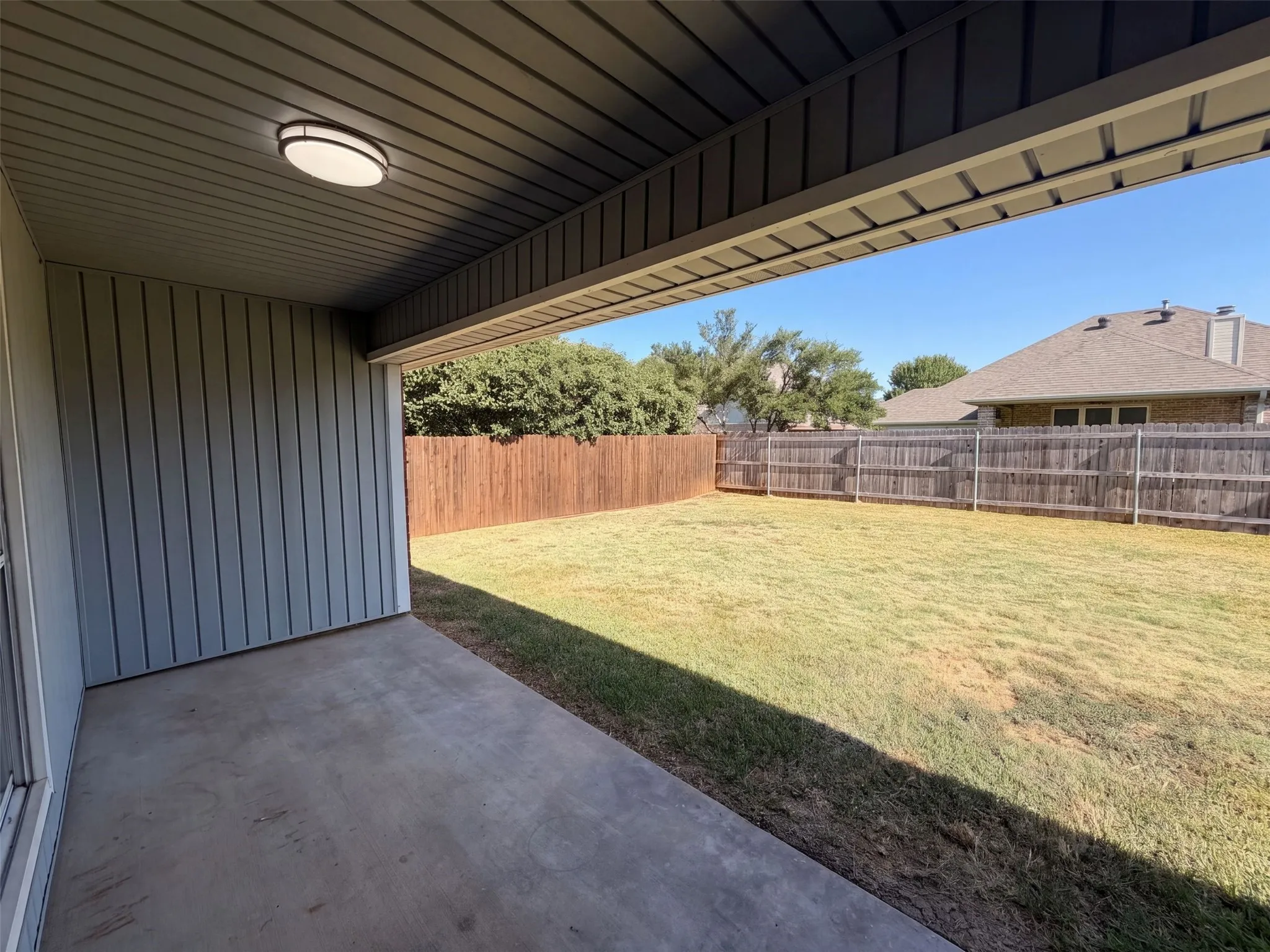 Single Family Residence For Sale in Tarrant County , 6037 Sundown Drive, Watauga, Texas 76148, 3 Bedroom, 2 Bathroom, 2 Garage spaces, 1,640 Sqft, built in 1990, mls#21359923, Real Estate Agent in Watauga, Homes For Sale in Tarrant county, Homes For Sale in Watauga, Realtor in Watauga Texas, Real Estate Brokerage Independent Realty Texas, Luminita Cordes Realtor