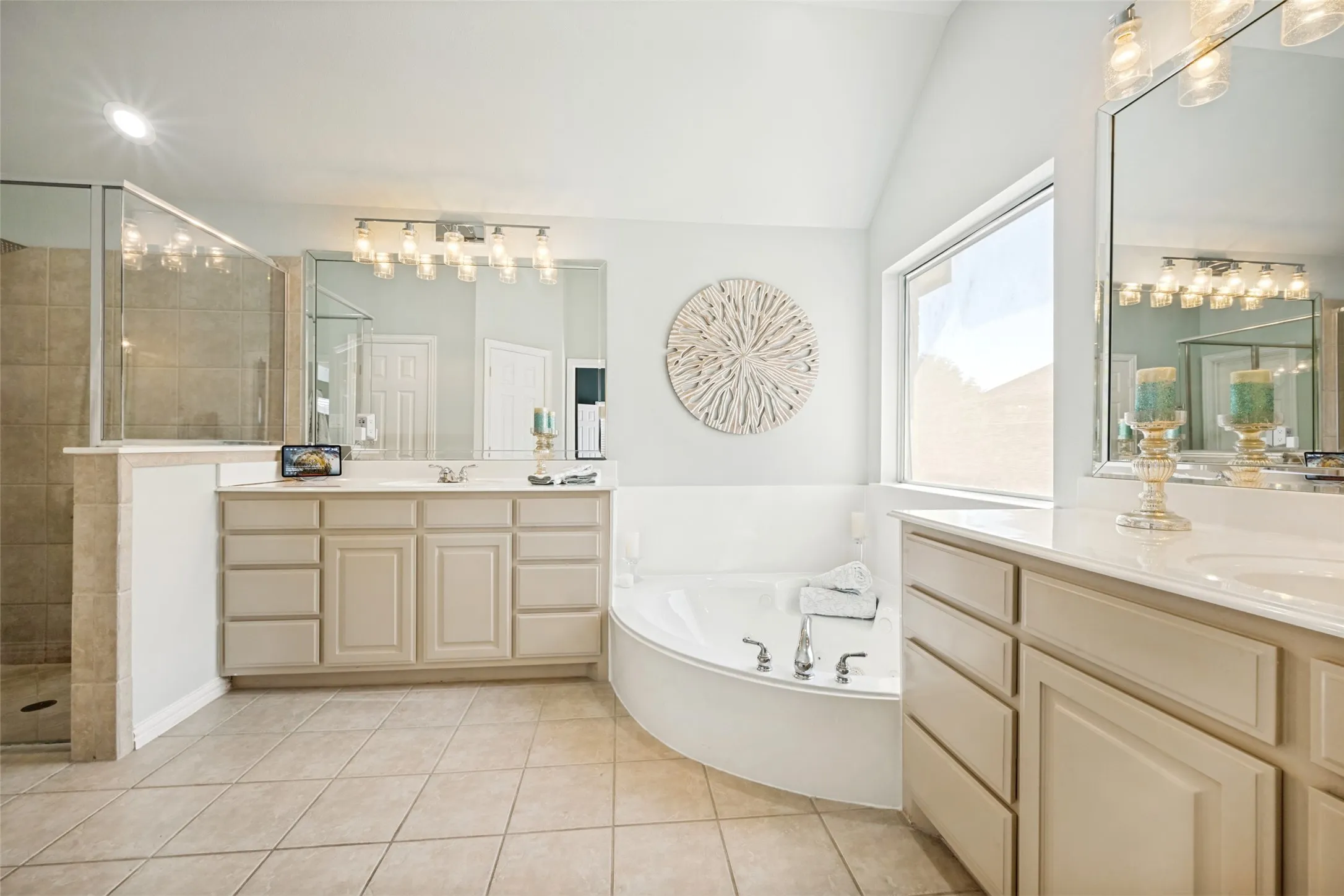 Single Family Residence For Sale in Denton County , 8019 Navisota Drive, Lantana, Texas 76226, 3 Bedroom, 3 Bathroom, 2 Garage spaces, 2,853 Sqft, built in 2002, mls#21358972, Real Estate Agent in Lantana, Homes For Sale in Denton county, Homes For Sale in Lantana, Realtor in Lantana Texas, Real Estate Brokerage Independent Realty Texas, Luminita Cordes Realtor