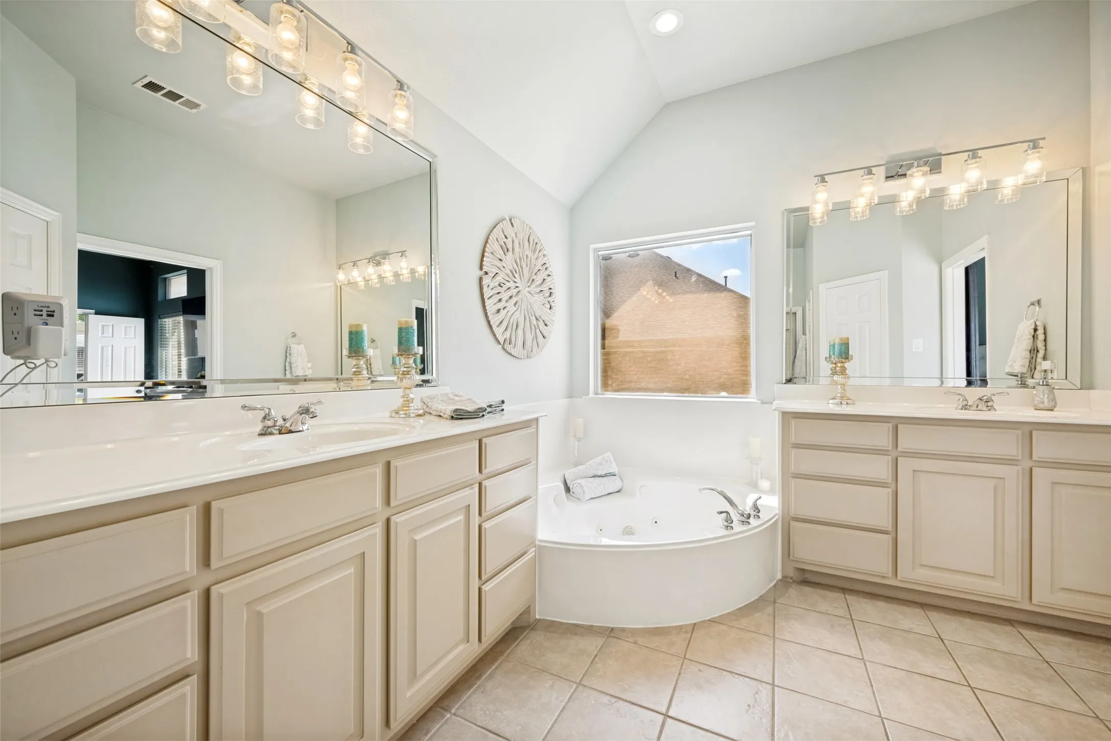 Single Family Residence For Sale in Denton County , 8019 Navisota Drive, Lantana, Texas 76226, 3 Bedroom, 3 Bathroom, 2 Garage spaces, 2,853 Sqft, built in 2002, mls#21358972, Real Estate Agent in Lantana, Homes For Sale in Denton county, Homes For Sale in Lantana, Realtor in Lantana Texas, Real Estate Brokerage Independent Realty Texas, Luminita Cordes Realtor