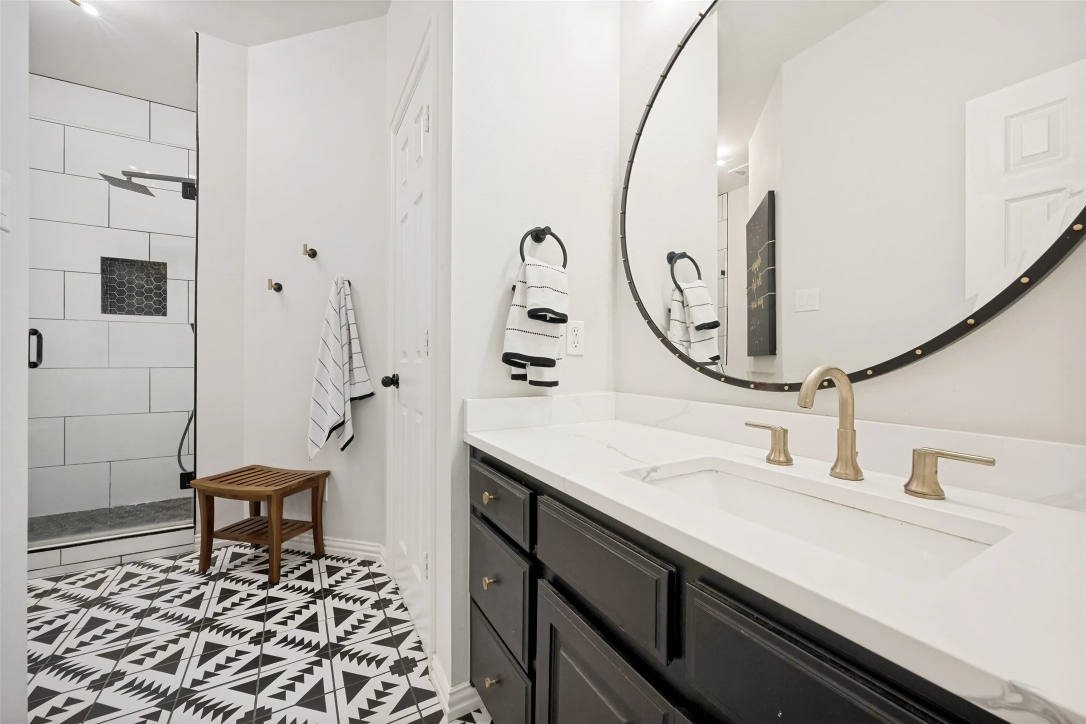 Single Family Residence For Sale in Denton County , 8019 Navisota Drive, Lantana, Texas 76226, 3 Bedroom, 3 Bathroom, 2 Garage spaces, 2,853 Sqft, built in 2002, mls#21358972, Real Estate Agent in Lantana, Homes For Sale in Denton county, Homes For Sale in Lantana, Realtor in Lantana Texas, Real Estate Brokerage Independent Realty Texas, Luminita Cordes Realtor
