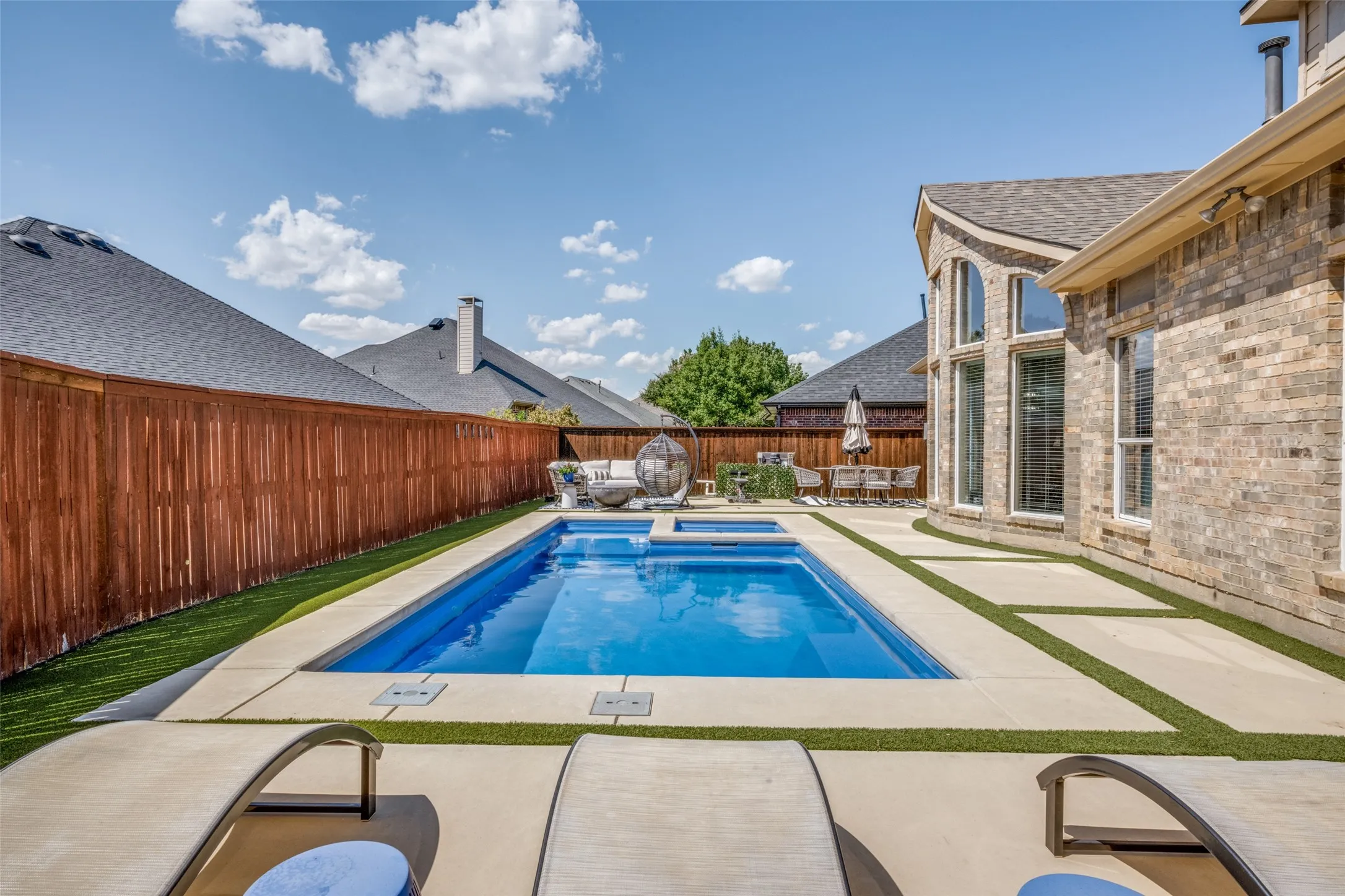 Single Family Residence For Sale in Denton County , 8019 Navisota Drive, Lantana, Texas 76226, 3 Bedroom, 3 Bathroom, 2 Garage spaces, 2,853 Sqft, built in 2002, mls#21358972, Real Estate Agent in Lantana, Homes For Sale in Denton county, Homes For Sale in Lantana, Realtor in Lantana Texas, Real Estate Brokerage Independent Realty Texas, Luminita Cordes Realtor