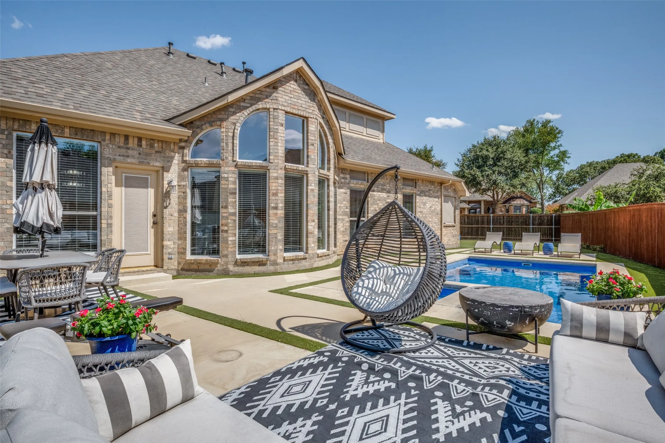 Single Family Residence For Sale in Denton County , 8019 Navisota Drive, Lantana, Texas 76226, 3 Bedroom, 3 Bathroom, 2 Garage spaces, 2,853 Sqft, built in 2002, mls#21358972, Real Estate Agent in Lantana, Homes For Sale in Denton county, Homes For Sale in Lantana, Realtor in Lantana Texas, Real Estate Brokerage Independent Realty Texas, Luminita Cordes Realtor