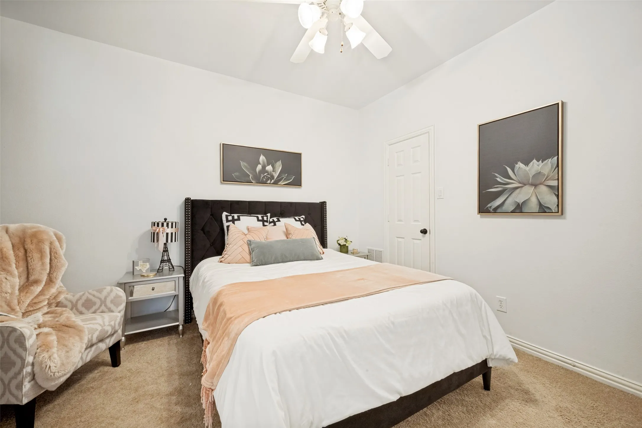 Single Family Residence For Sale in Denton County , 8019 Navisota Drive, Lantana, Texas 76226, 3 Bedroom, 3 Bathroom, 2 Garage spaces, 2,853 Sqft, built in 2002, mls#21358972, Real Estate Agent in Lantana, Homes For Sale in Denton county, Homes For Sale in Lantana, Realtor in Lantana Texas, Real Estate Brokerage Independent Realty Texas, Luminita Cordes Realtor