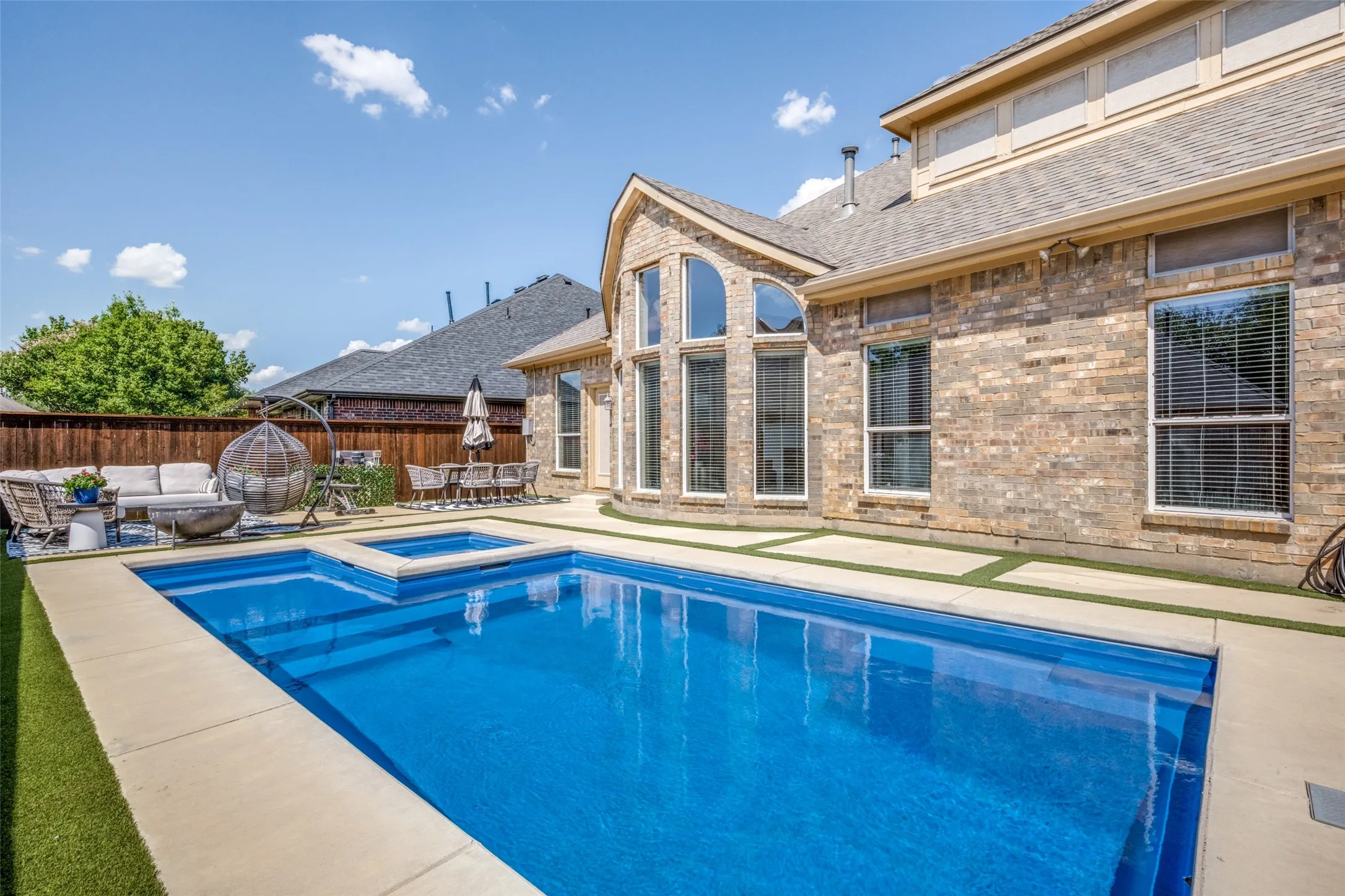 Pool, Spa and sitting area.