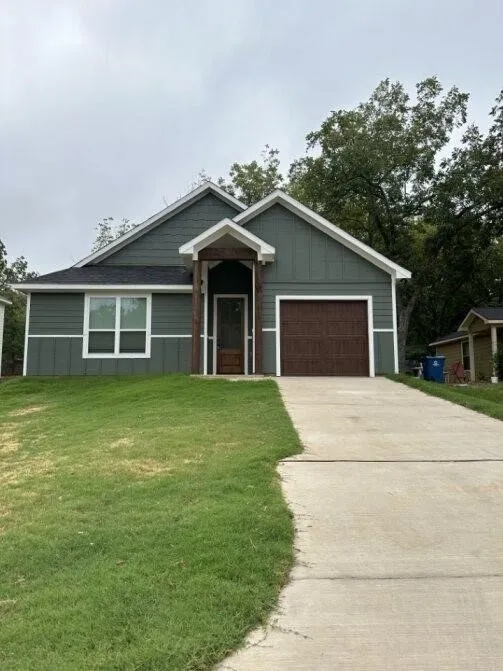 Single Family Residence For Rent in Grayson County , 914 W Baker Street, Denison, Texas 75020, 3 Bedroom, 2 Bathroom, 1 Garage spaces, 1,319 Sqft, built in 2023, mls#21359939, Real Estate Agent in Denison, Homes For Rent in Grayson county, Homes For Rent in Denison, Realtor in Denison Texas, Real Estate Brokerage Independent Realty Texas, Luminita Cordes Realtor